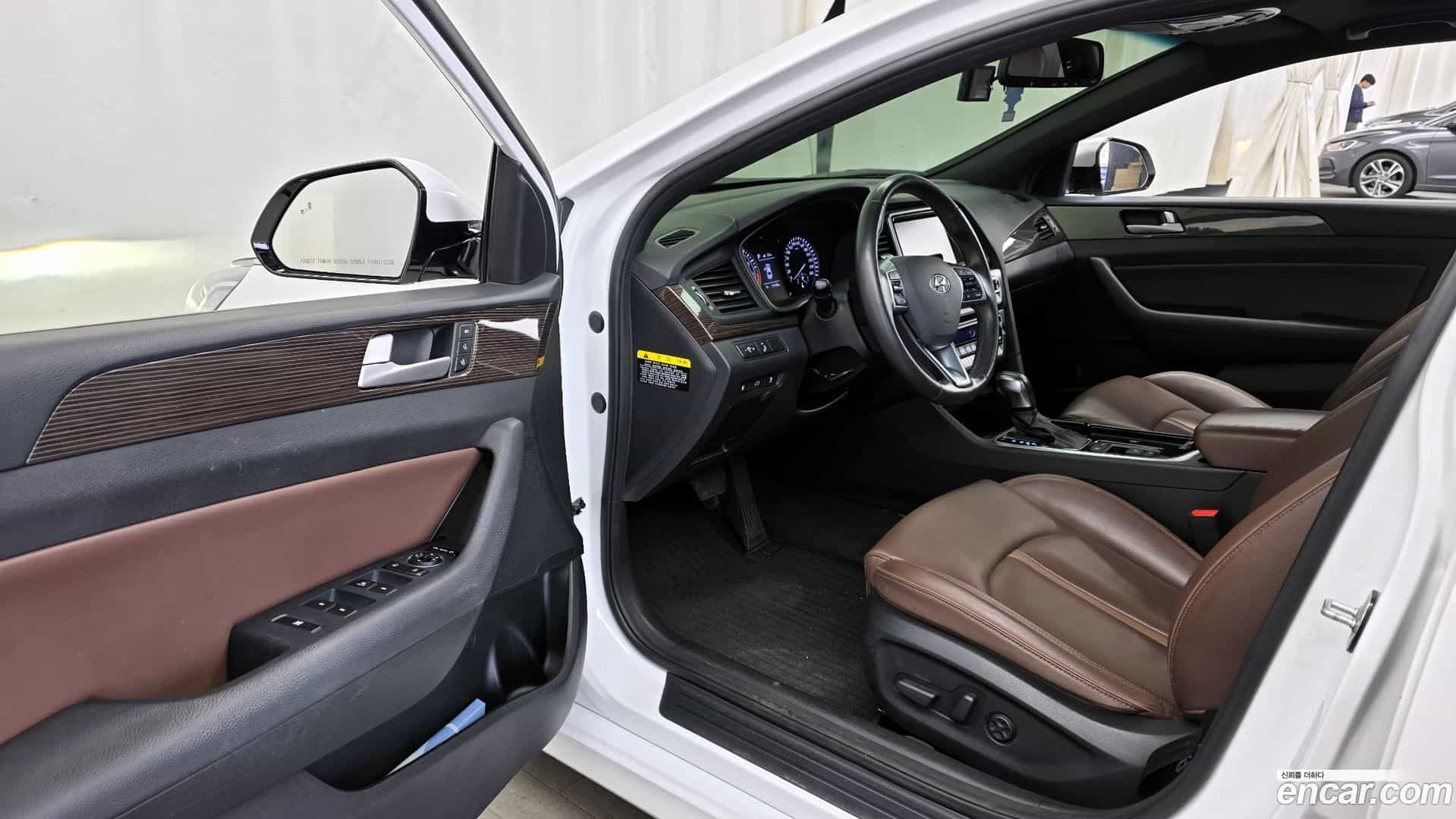 Sonata Hyundai 2017.9-INNER-010