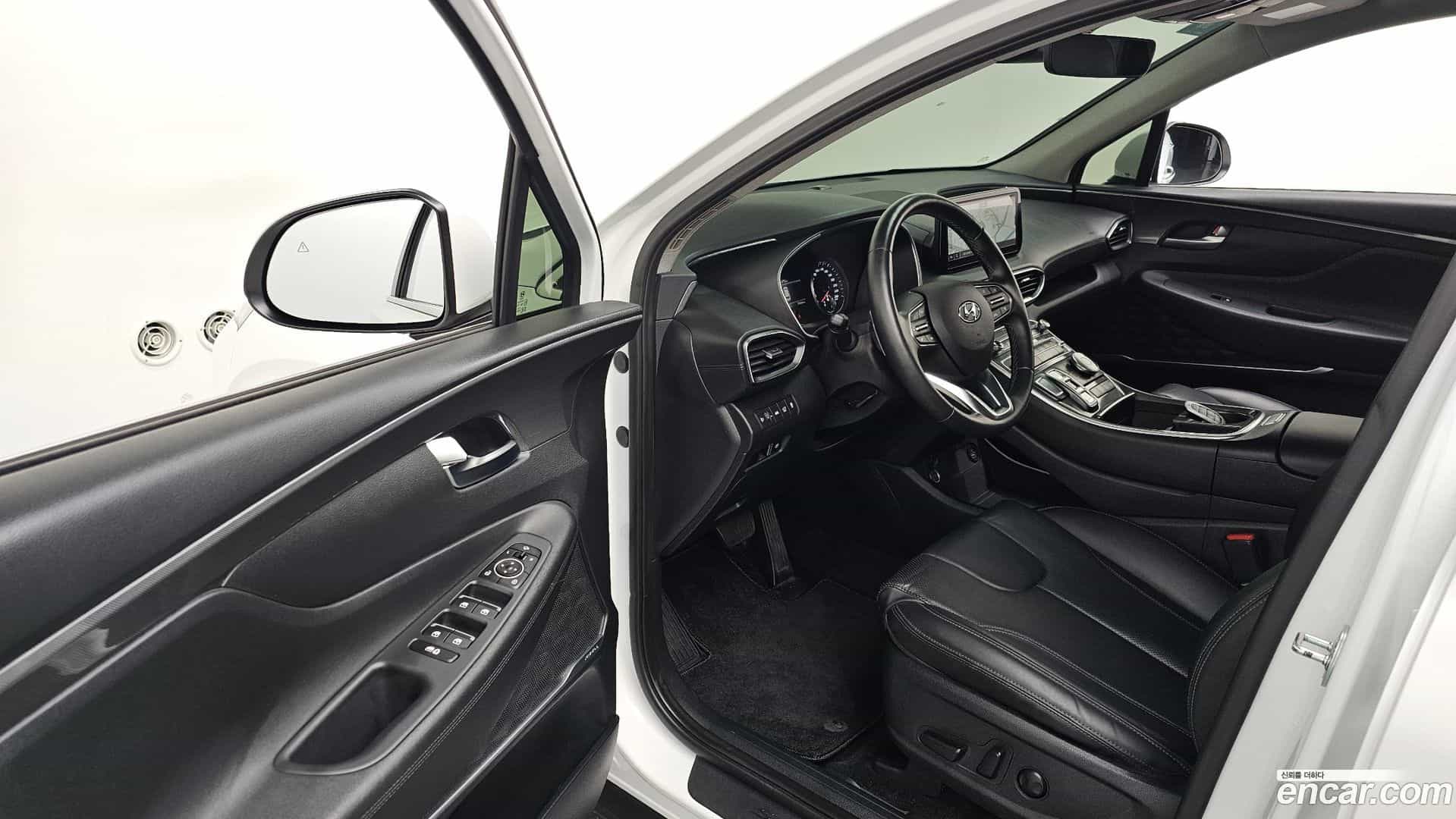 Santafe Hyundai 2022.1-INNER-010