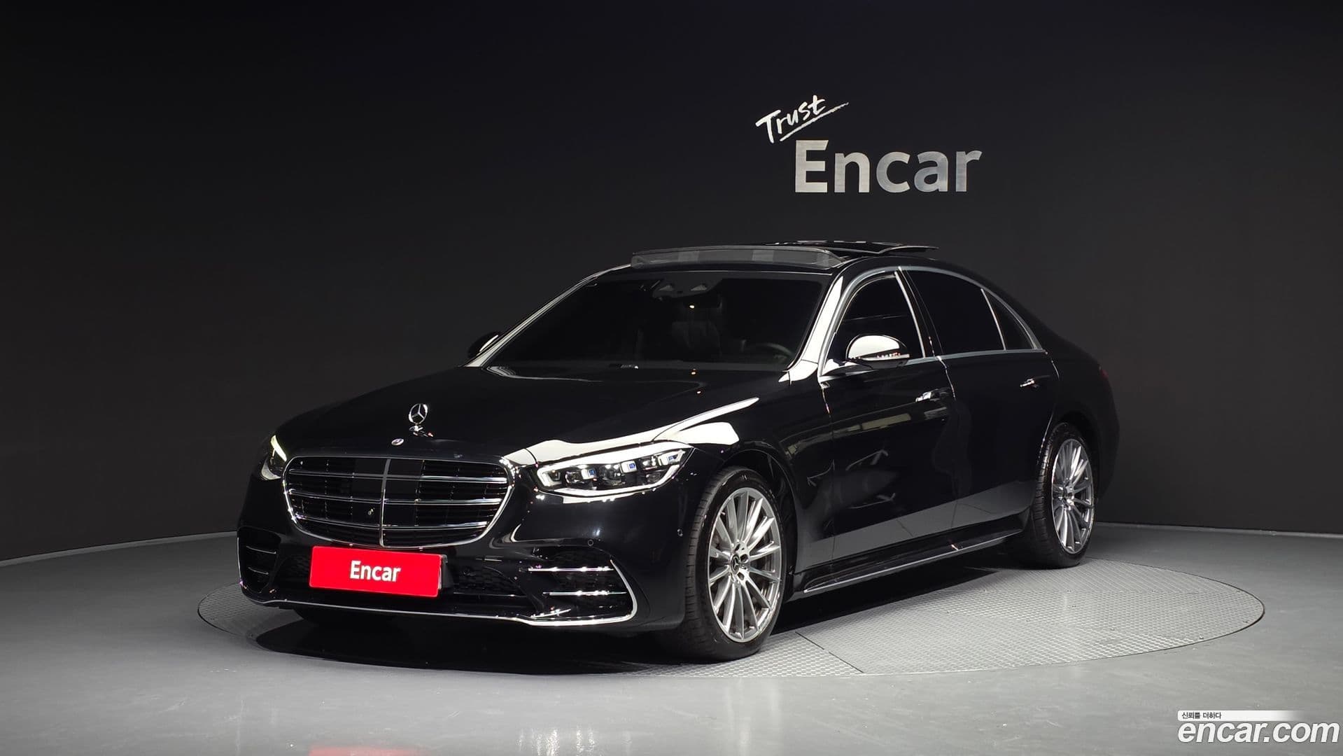 Main__Slider__Photo:S-Class Mercedes-Benz 2021.10-0