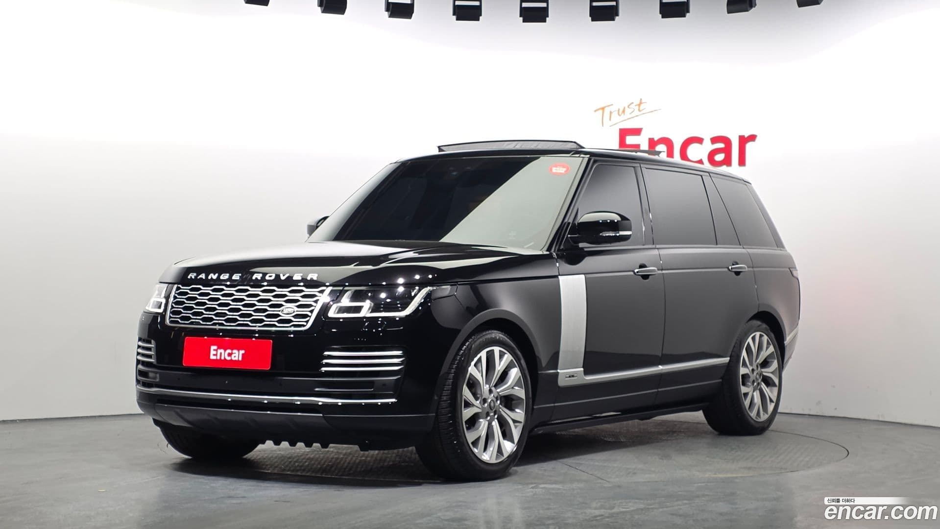 Main__Slider__Photo:Range Rover Land Rover 2021.3-0