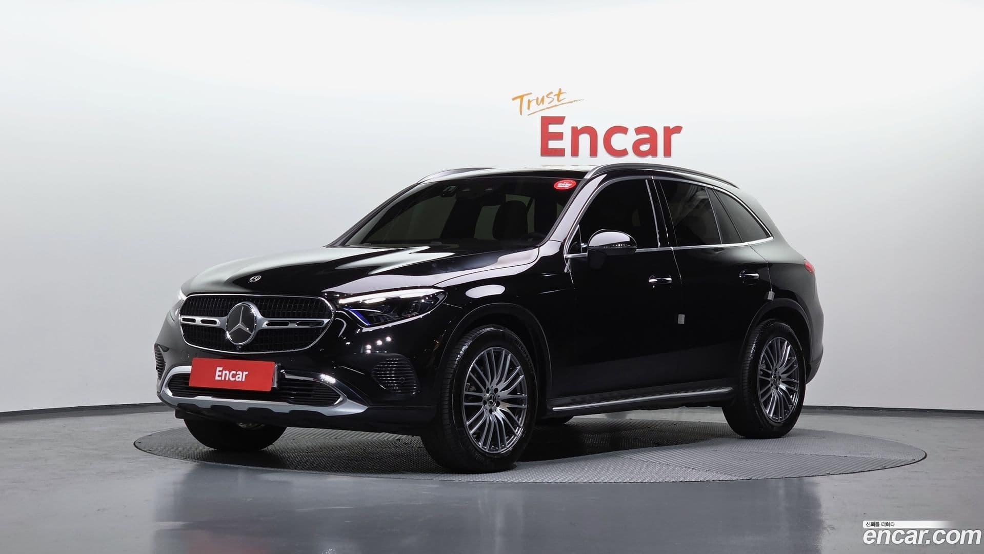 Main__Slider__Photo:GLC-Class Mercedes-Benz 2025.1-0