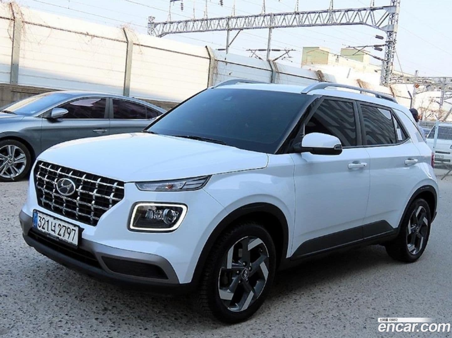 Main__Slider__Photo:Venue Hyundai 2020.10-0