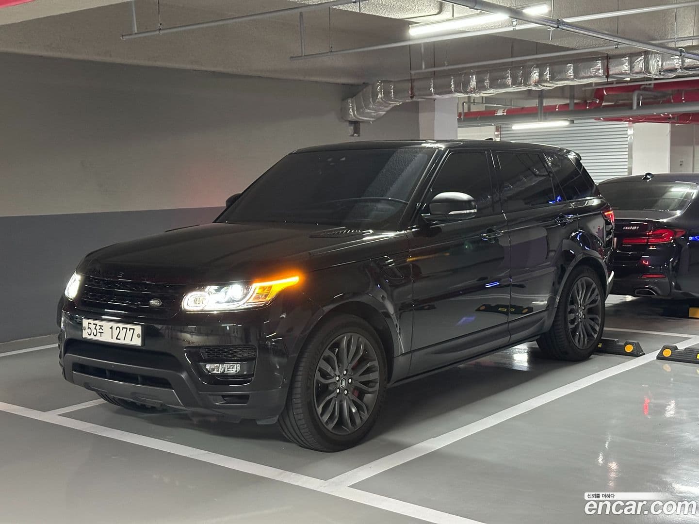 Main__Slider__Photo:Range Rover Sport Land Rover 2017.10-0