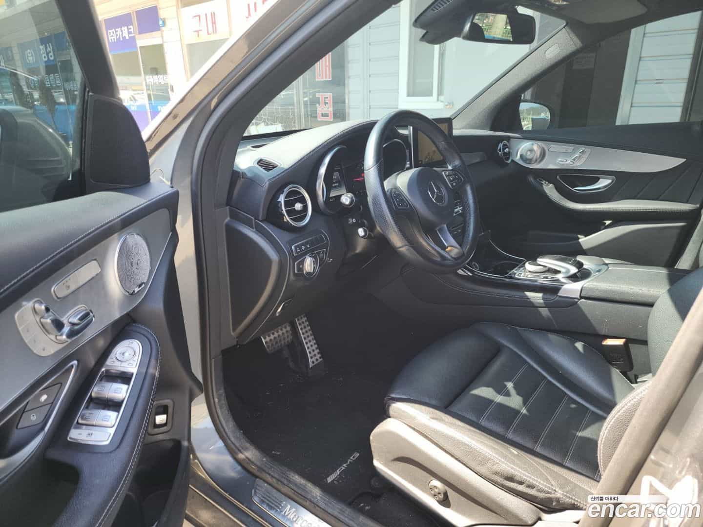 GLC-Class Mercedes-Benz 2017.6-OUTER-005