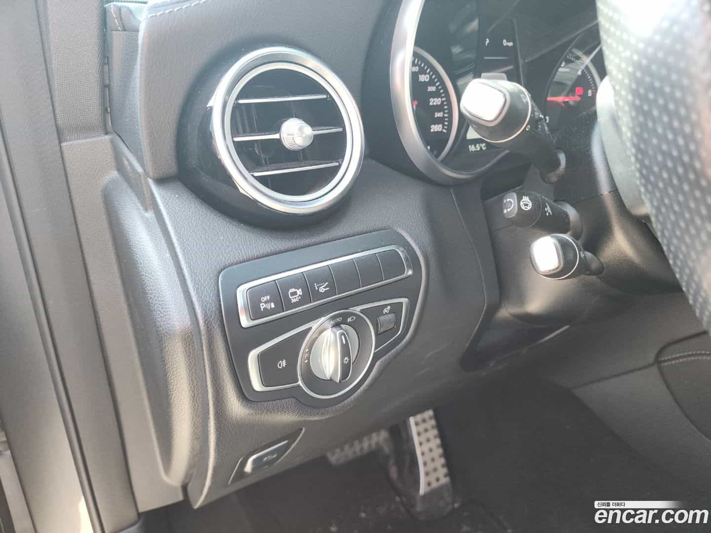 GLC-Class Mercedes-Benz 2017.6-INNER-007
