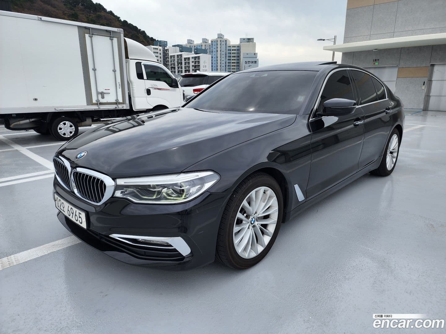 Main__Slider__Photo:5-Series BMW 2018.4-0
