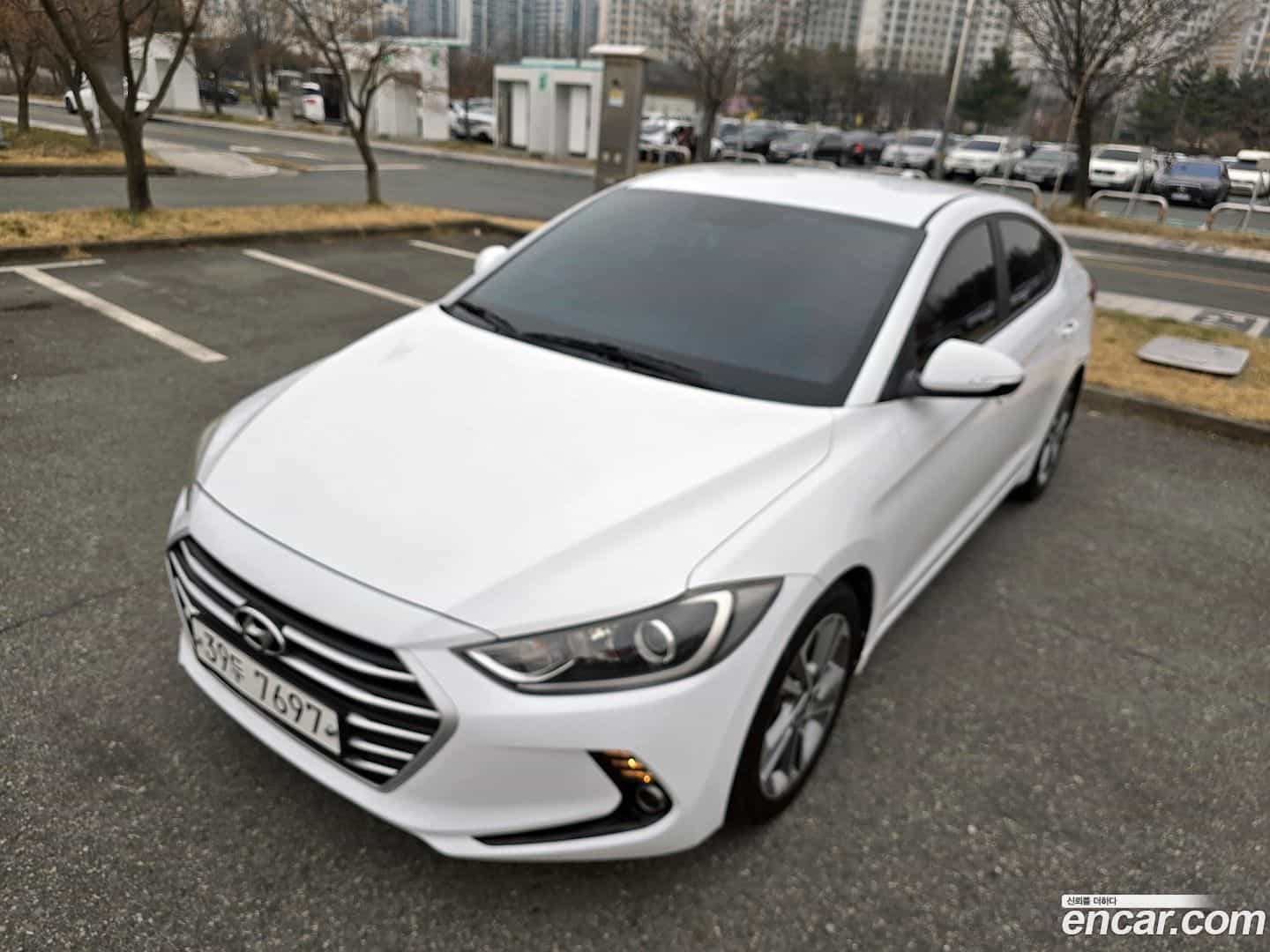 AVANTE Hyundai 2018.8-OUTER-001