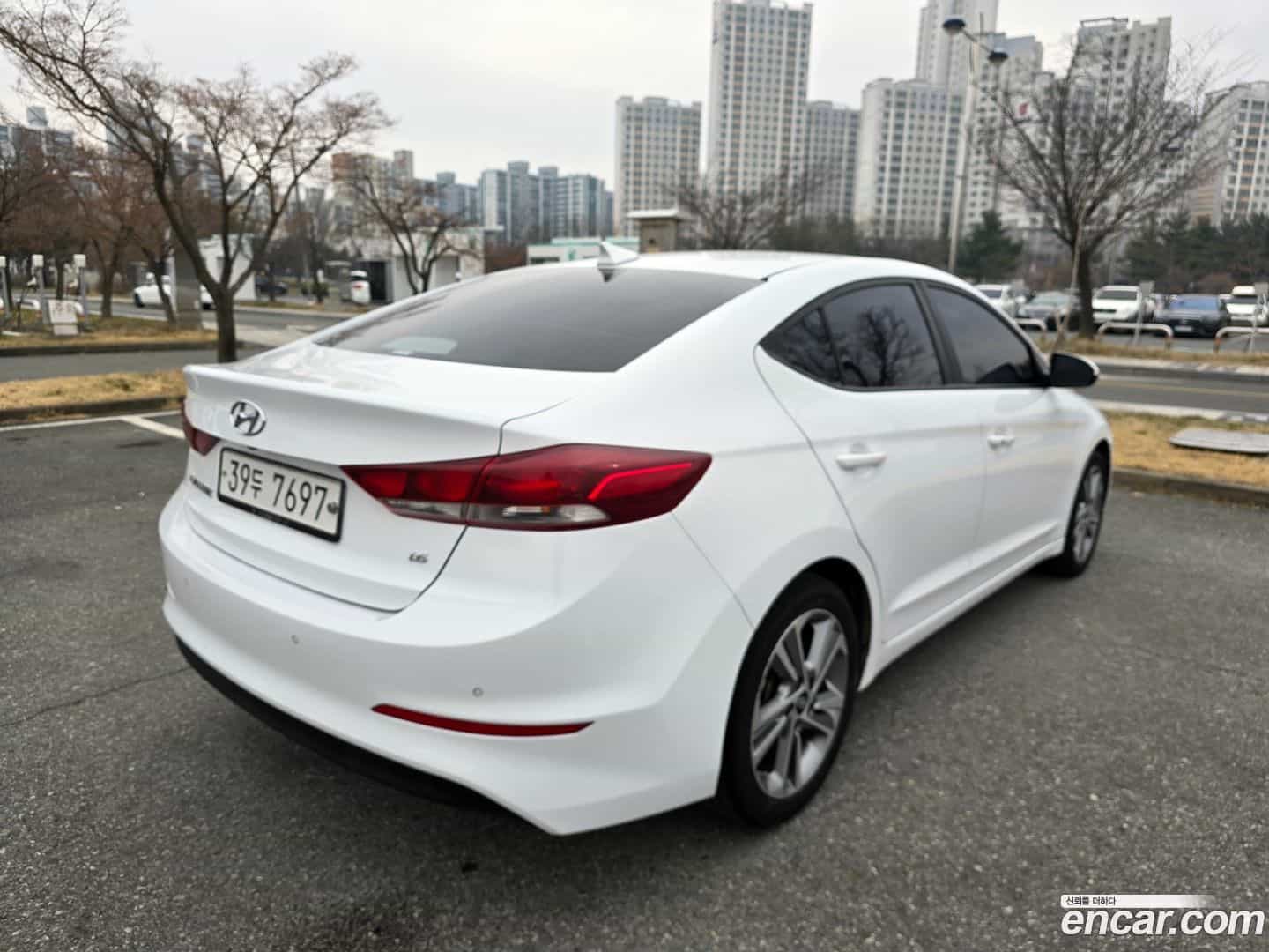 AVANTE Hyundai 2018.8-OUTER-002