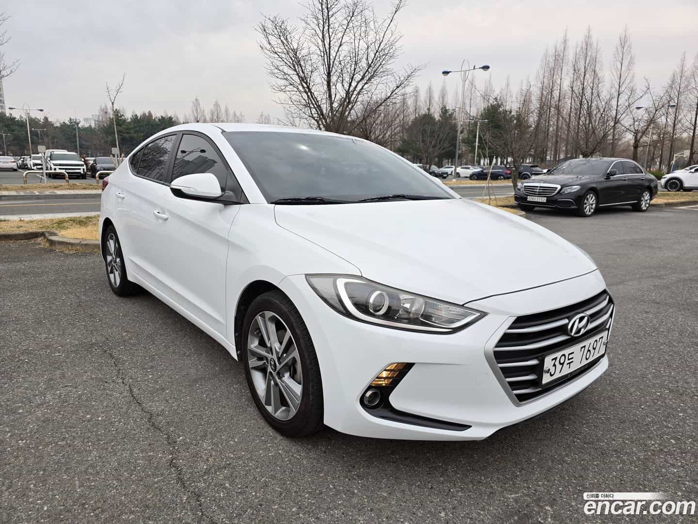 AVANTE Hyundai 2018.8-OPTION-021