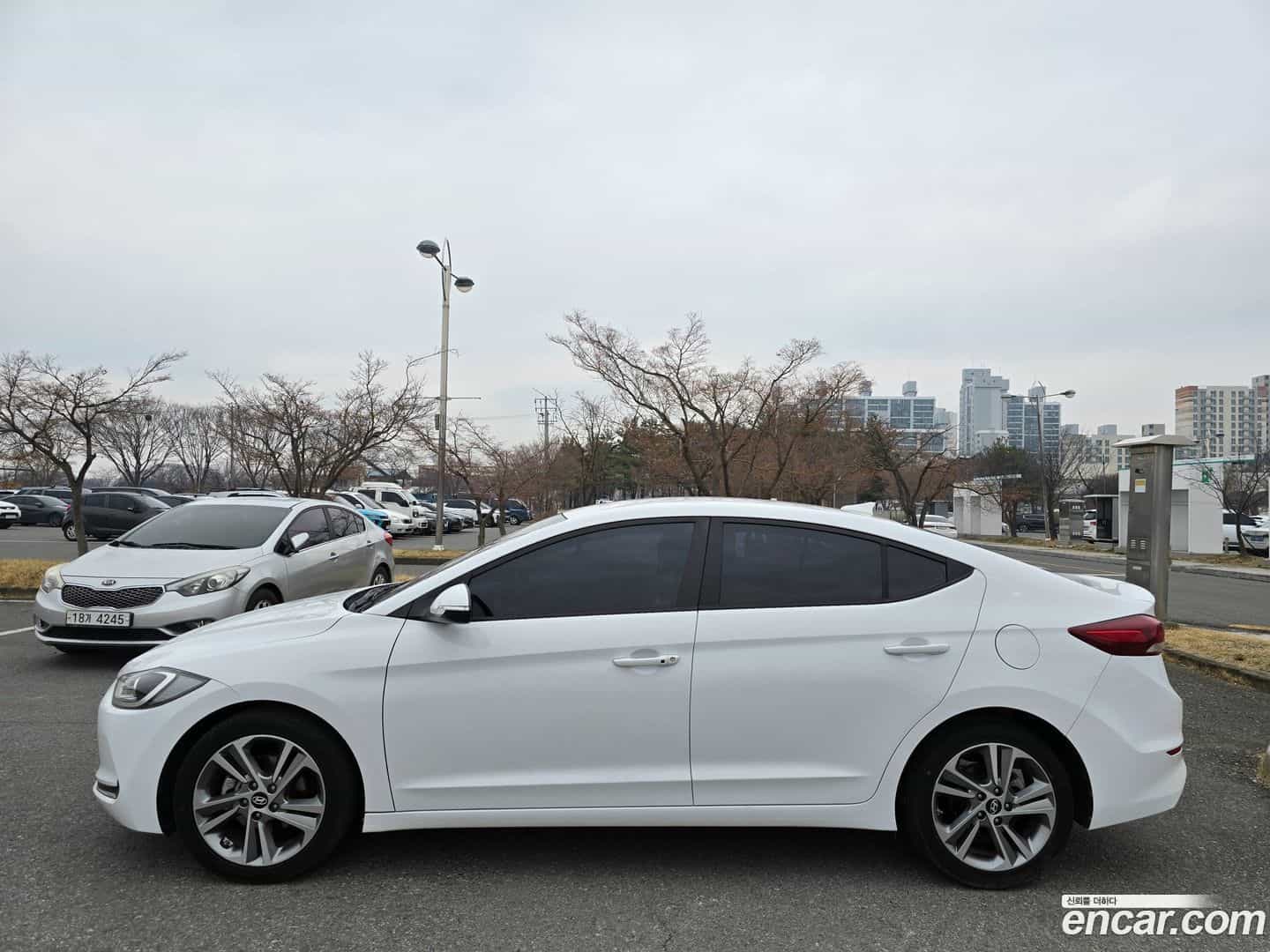 AVANTE Hyundai 2018.8-OPTION-023
