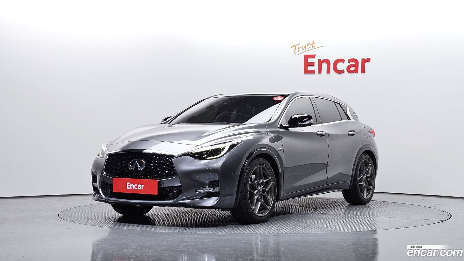 Main__Slider__Photo:Q30 Infiniti 2017.10-0