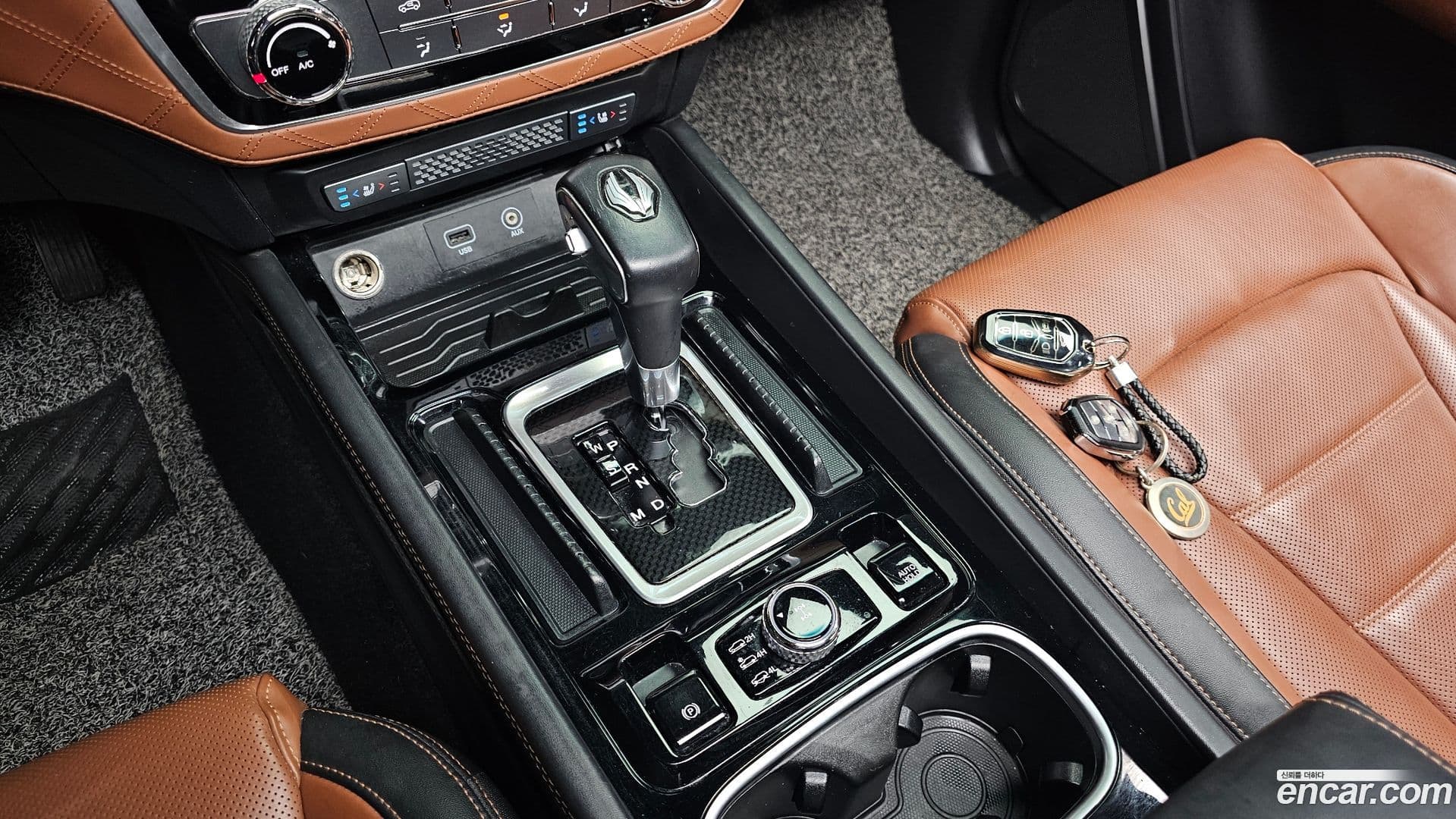Main__Slider__Photo:Rexton KG Mobility 2020.6-8
