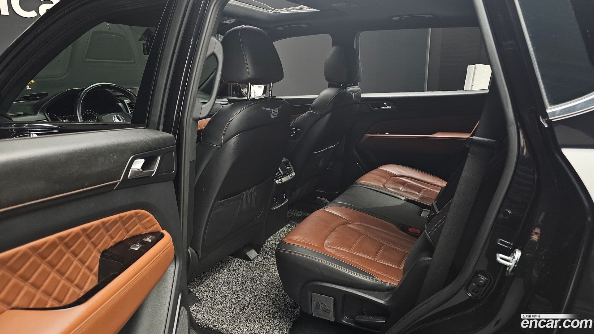 Main__Slider__Photo:Rexton KG Mobility 2020.6-11