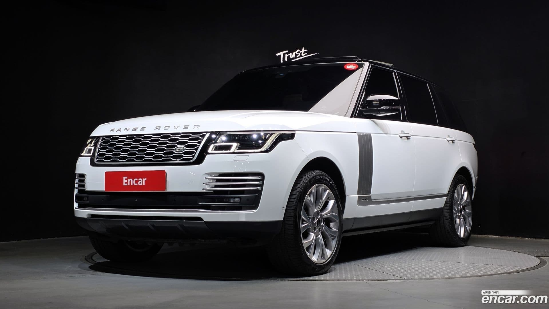 Main__Slider__Photo:Range Rover Land Rover 2021.0-0