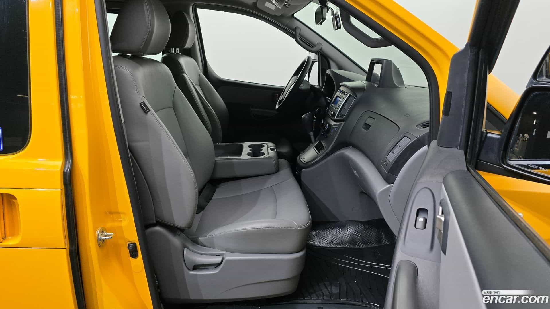 Starex Hyundai 2019.3-OPTION-015