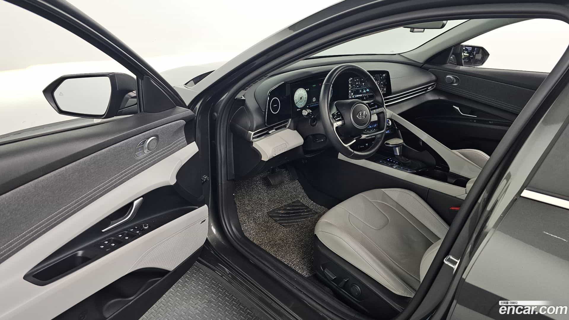 AVANTE Hyundai 2021.4-OPTION-015