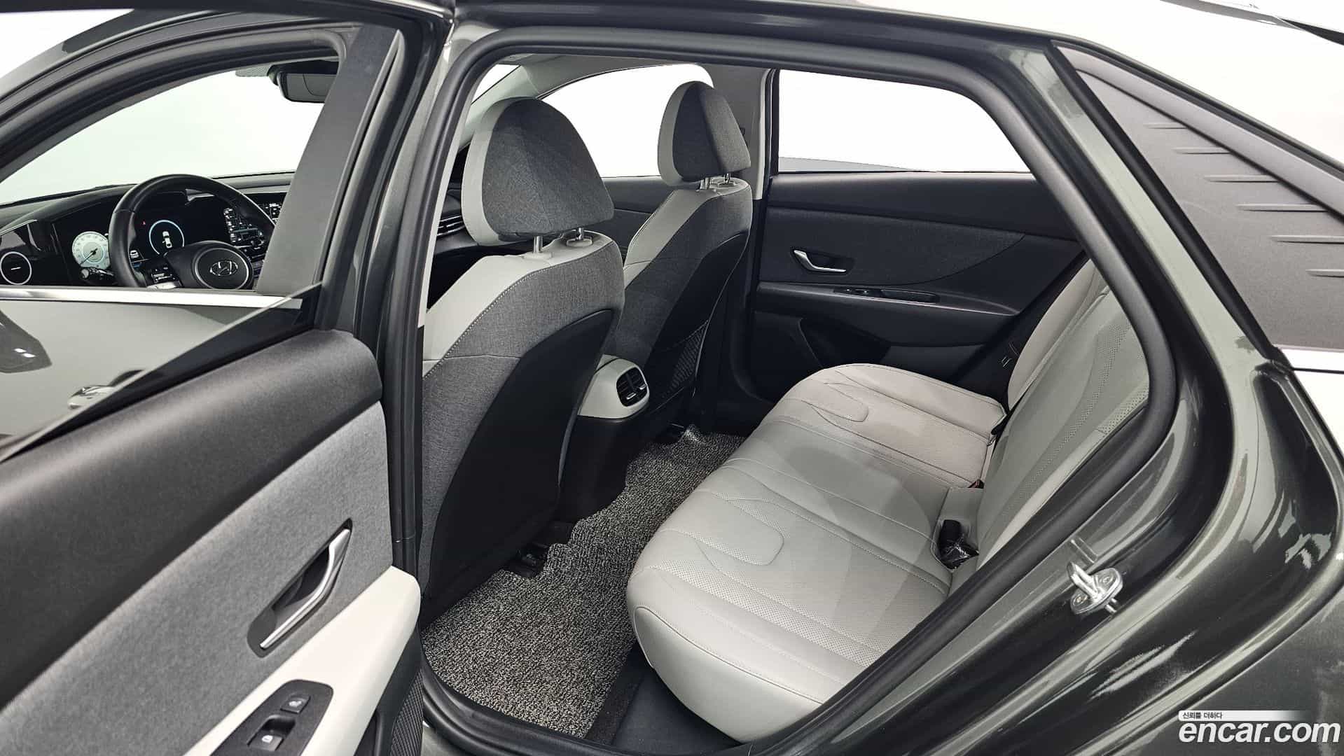 AVANTE Hyundai 2021.4-OPTION-016