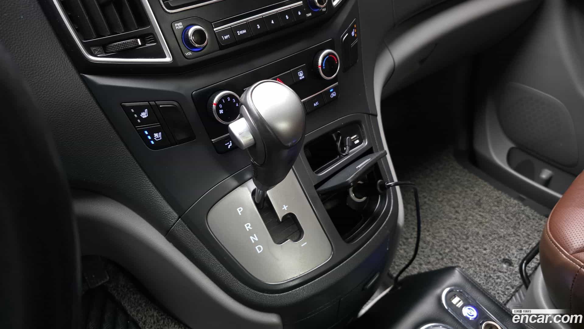 Starex Hyundai 2021.1-INNER-009
