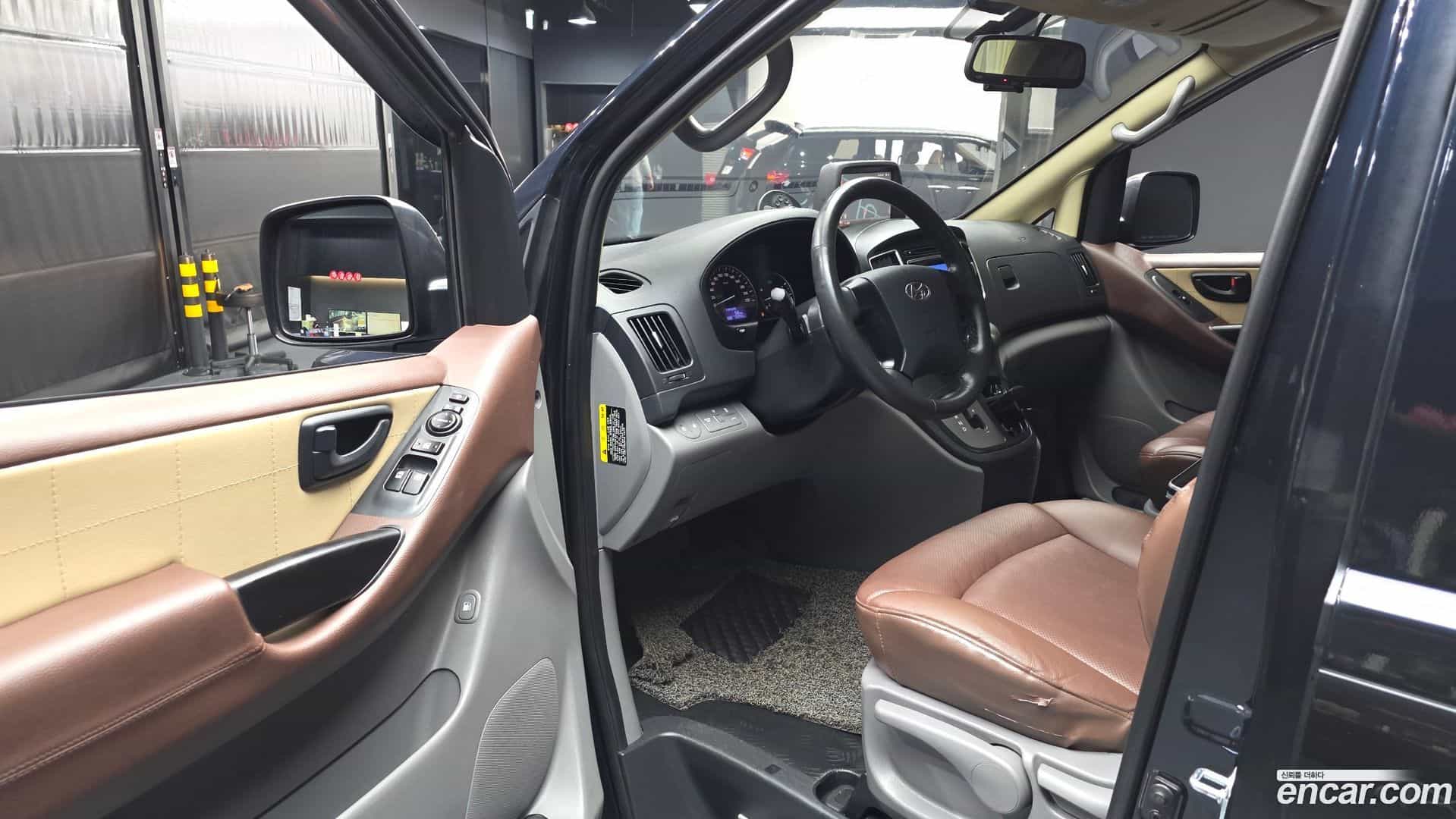 Starex Hyundai 2021.1-INNER-010