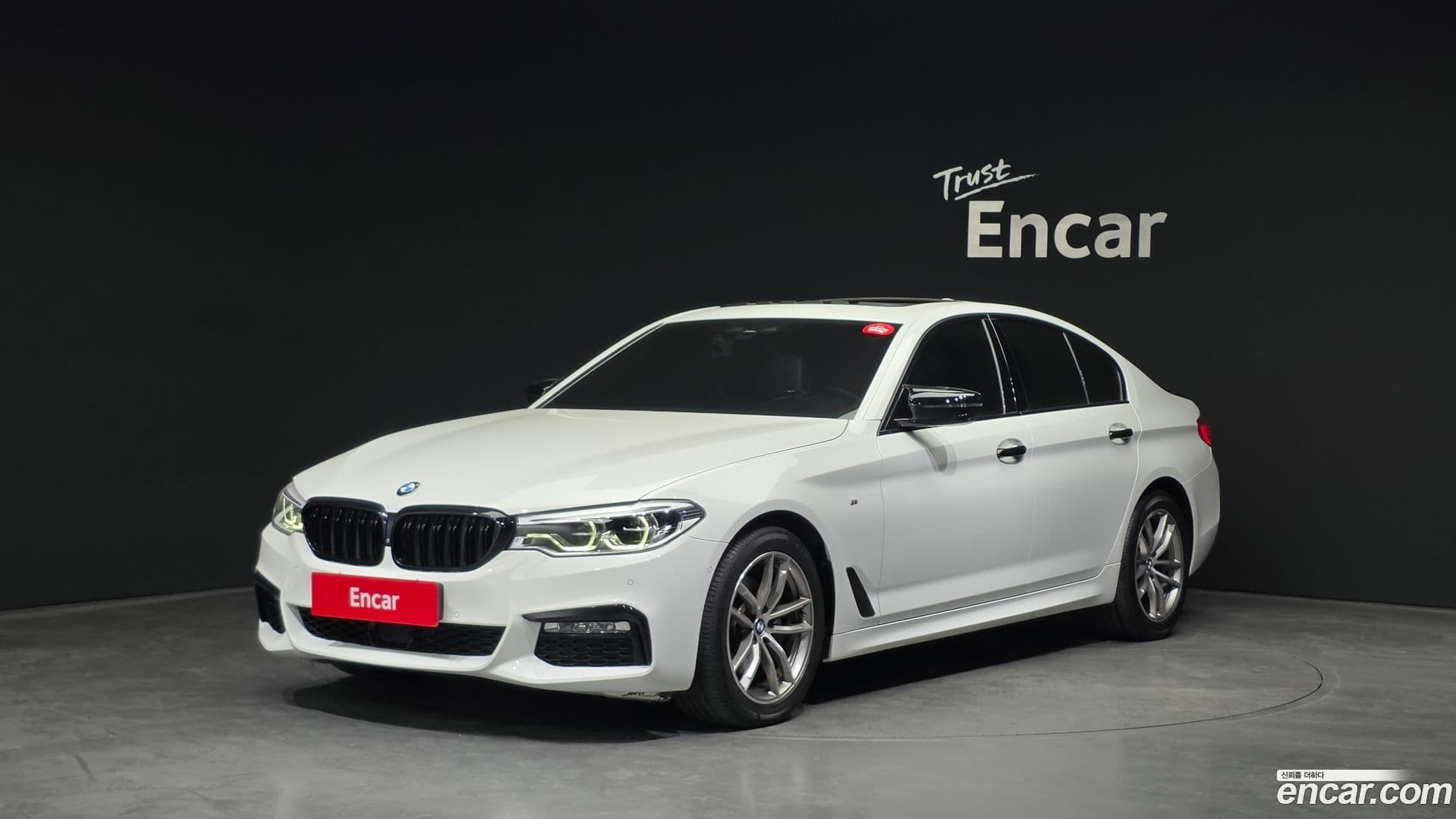 Main__Slider__Photo:5-Series BMW 2017.8-0