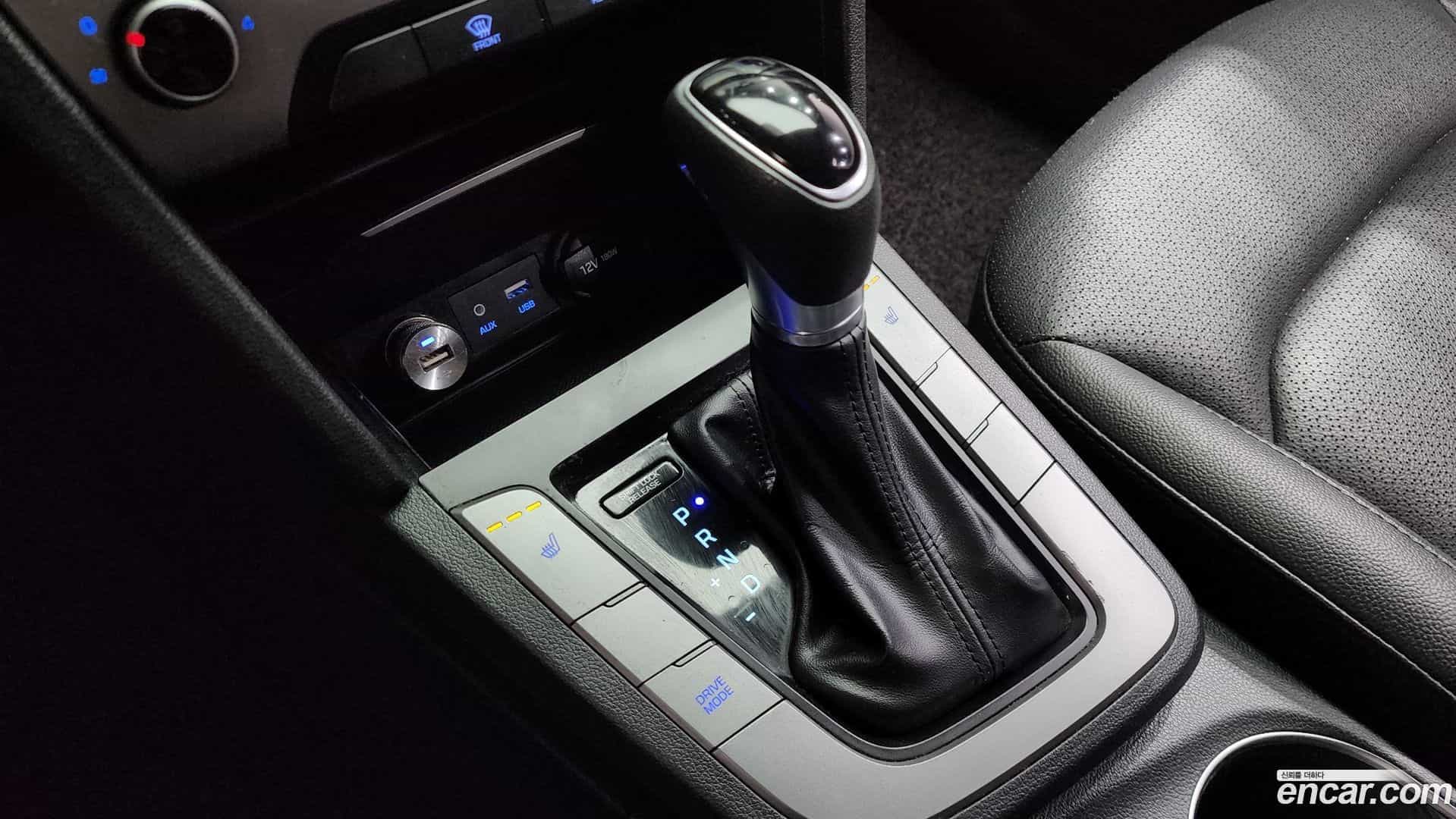 AVANTE Hyundai 2018.6-INNER-009