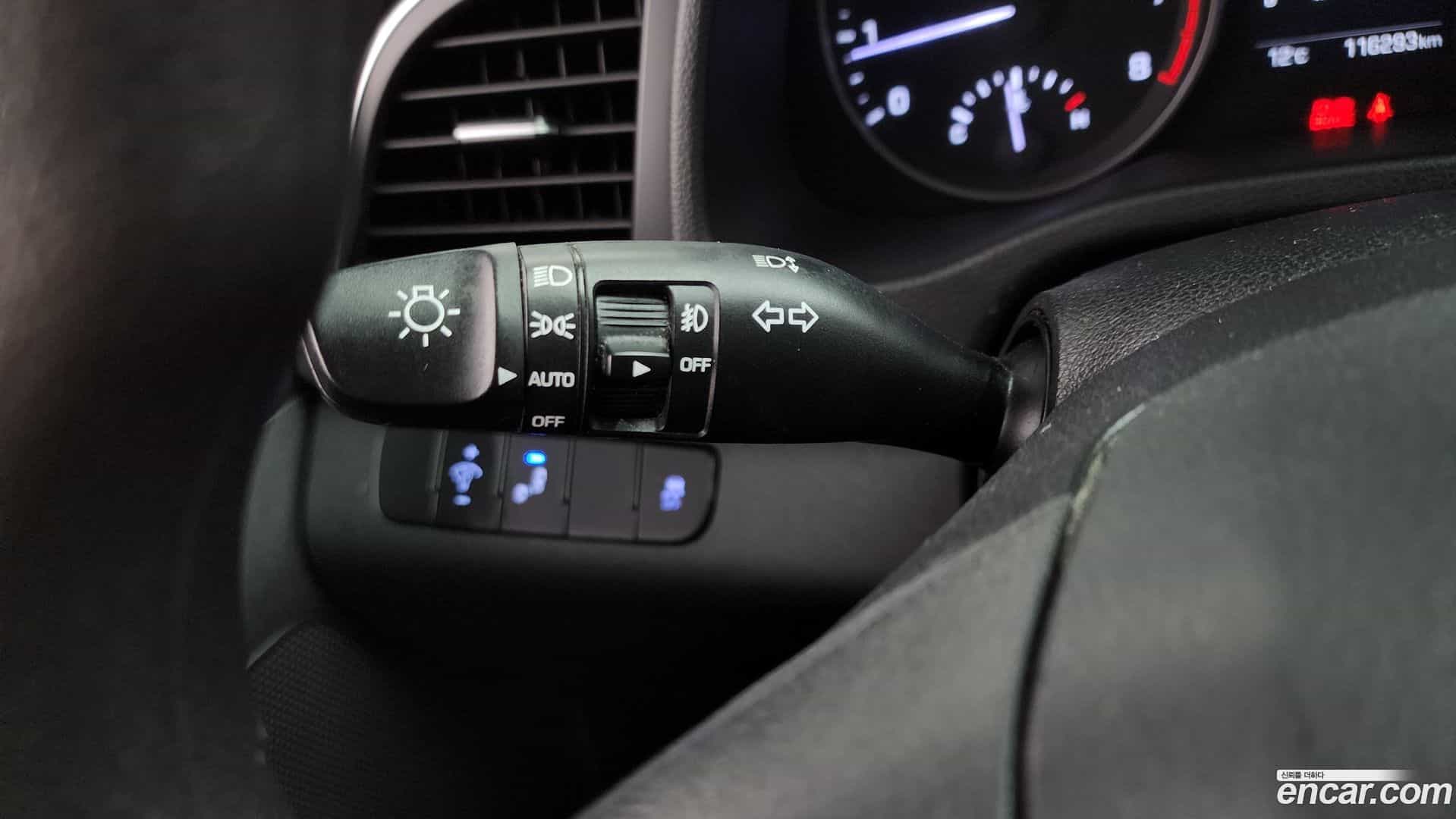 AVANTE Hyundai 2018.6-OPTION-018