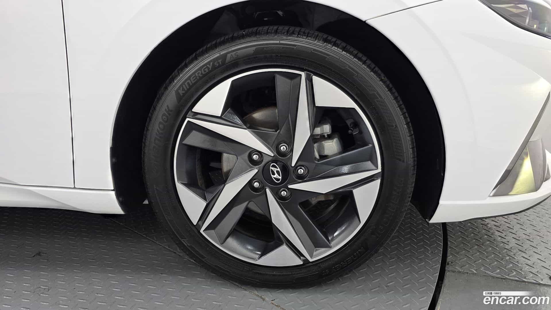 AVANTE Hyundai 2021.0-OUTER-005