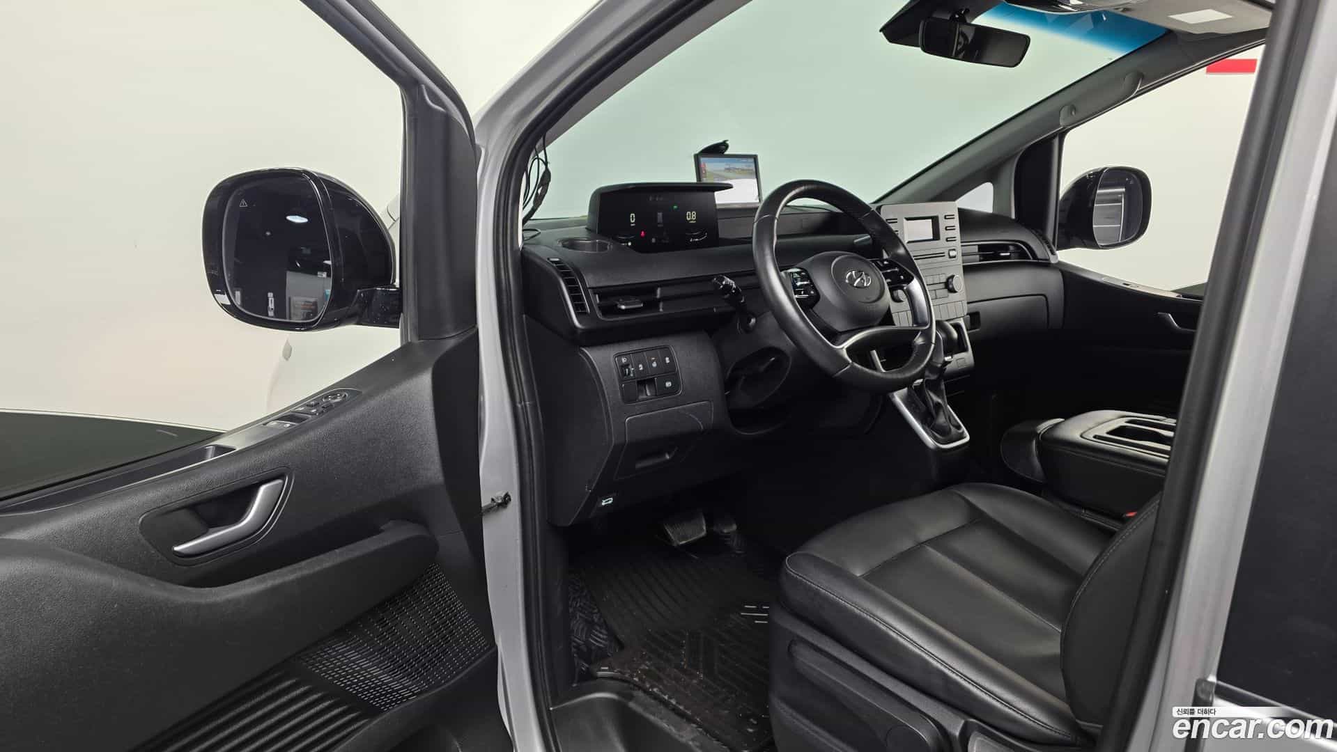 Staria Hyundai 2023.1-INNER-010