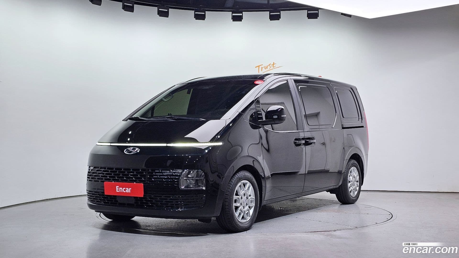 Main__Slider__Photo:Staria Hyundai 2023.0-0
