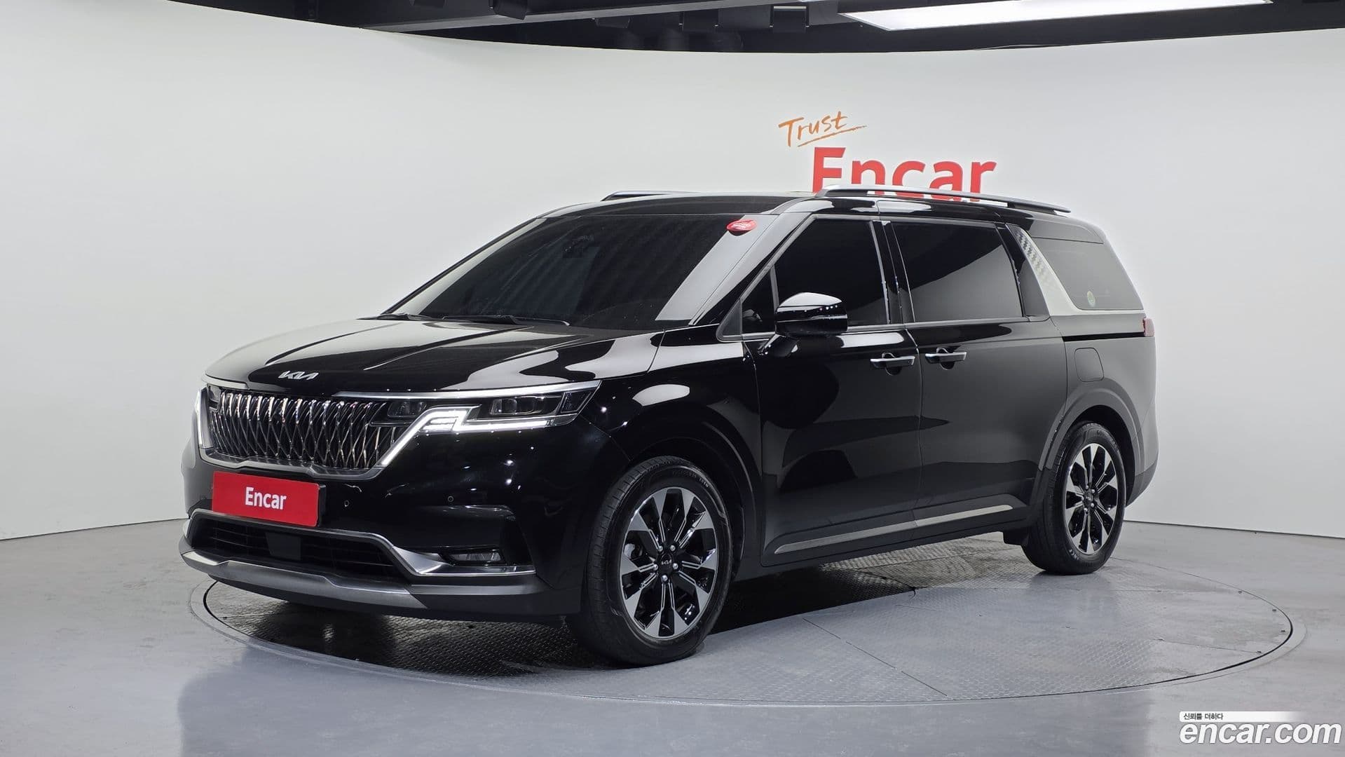 Main__Slider__Photo:Canival Kia 2023.6-0