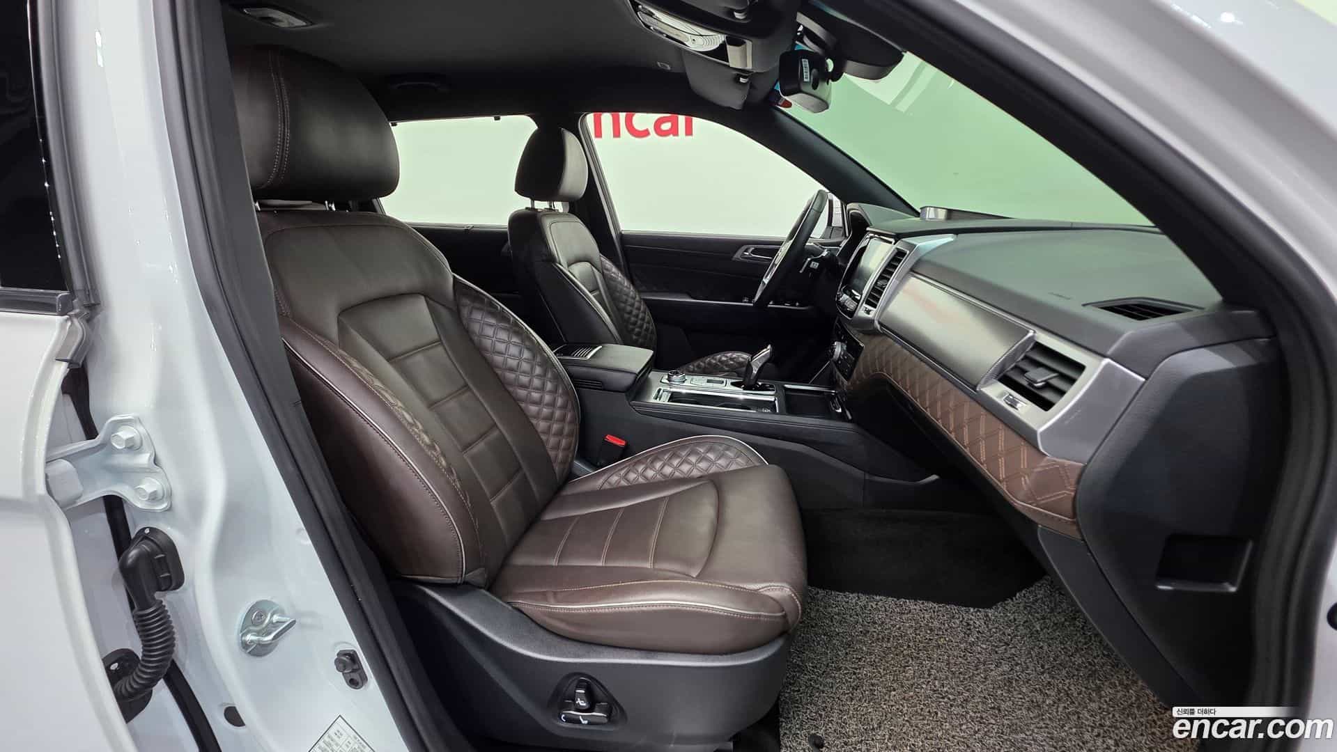 Rexton KG Mobility 2021.7-INNER-010