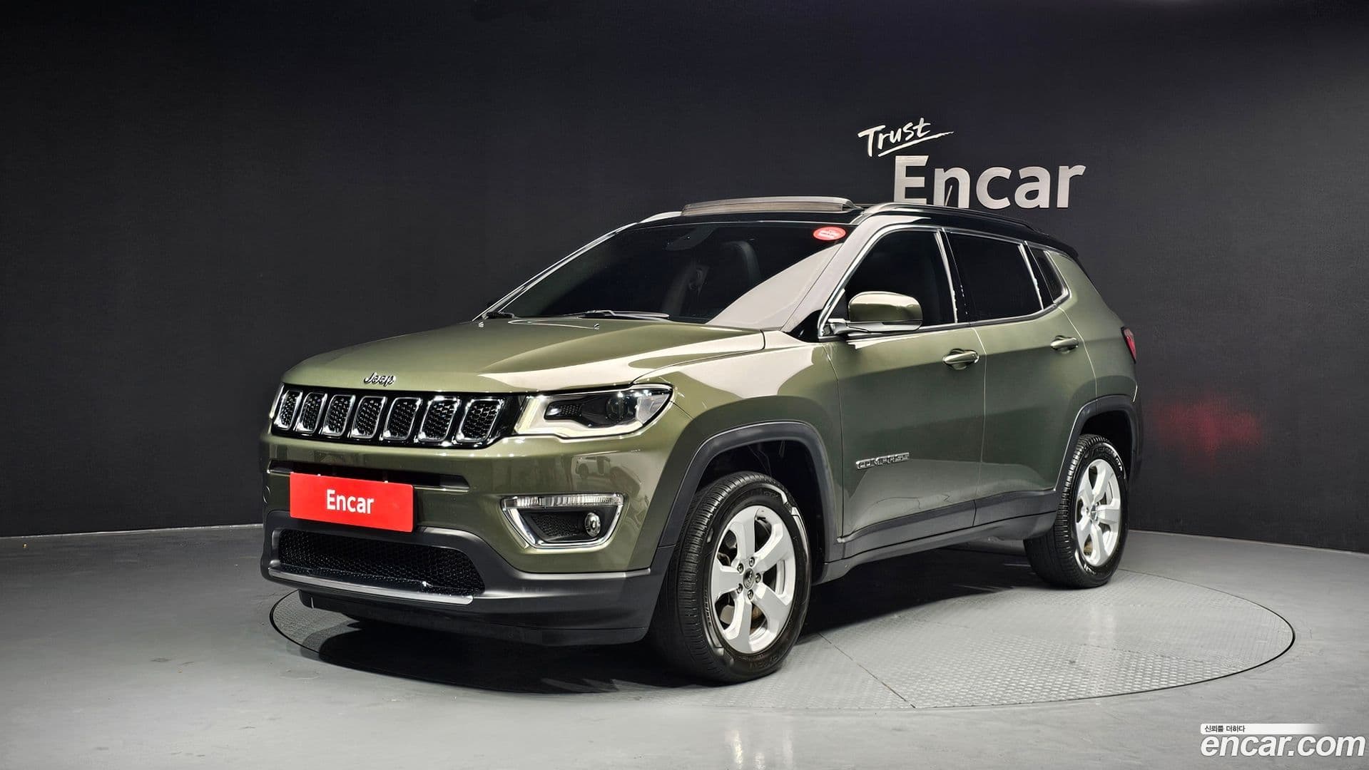 Main__Slider__Photo:Compass Jeep 2019.3-0
