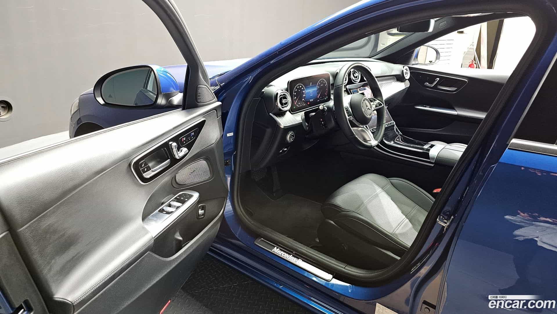 C-Class Mercedes-Benz 2022.3-INNER-010