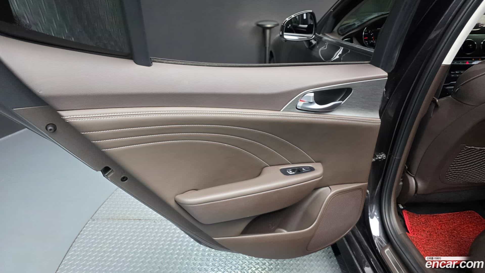 Stinger Kia 2021.2-INNER-035