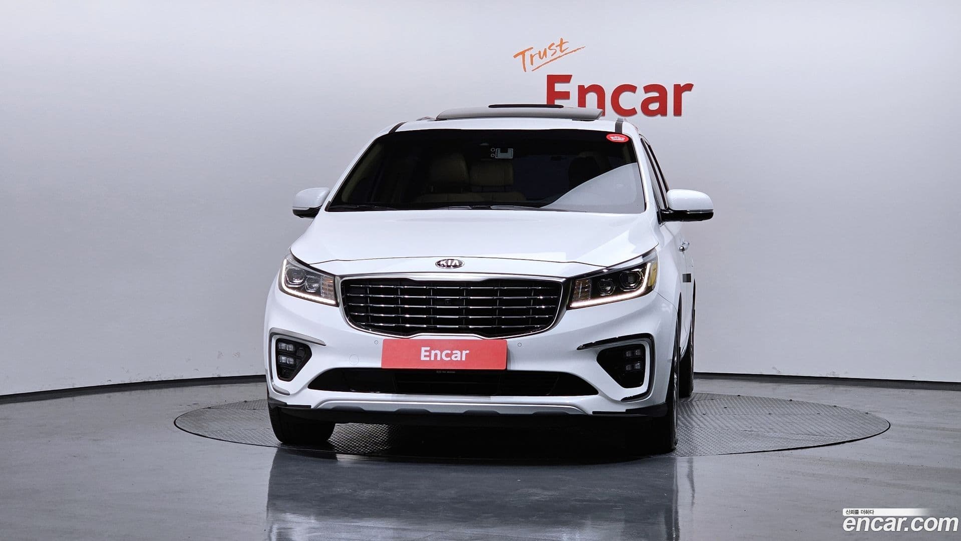 Main__Slider__Photo:Canival Kia 2019.4-2