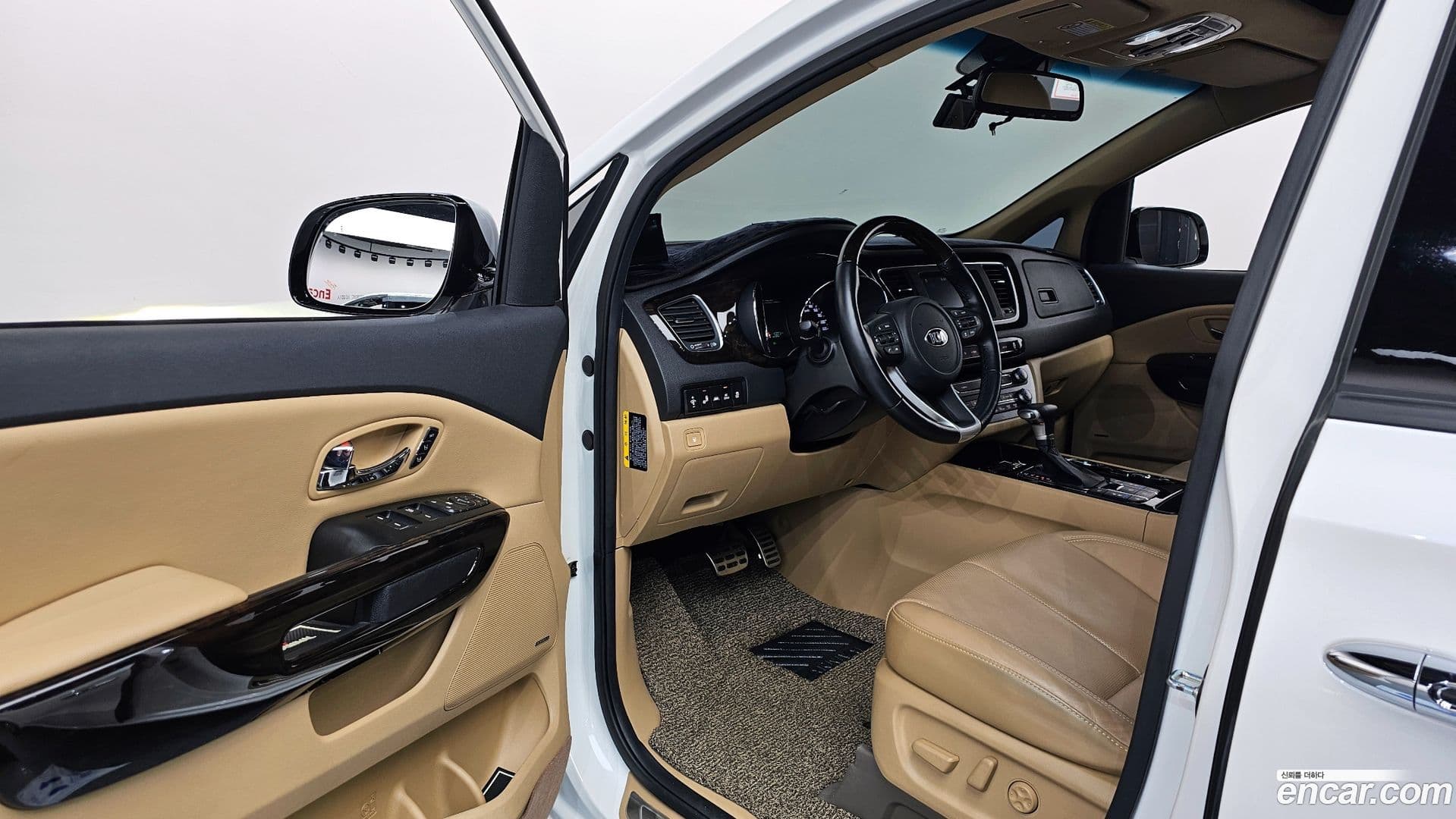 Main__Slider__Photo:Canival Kia 2019.4-9