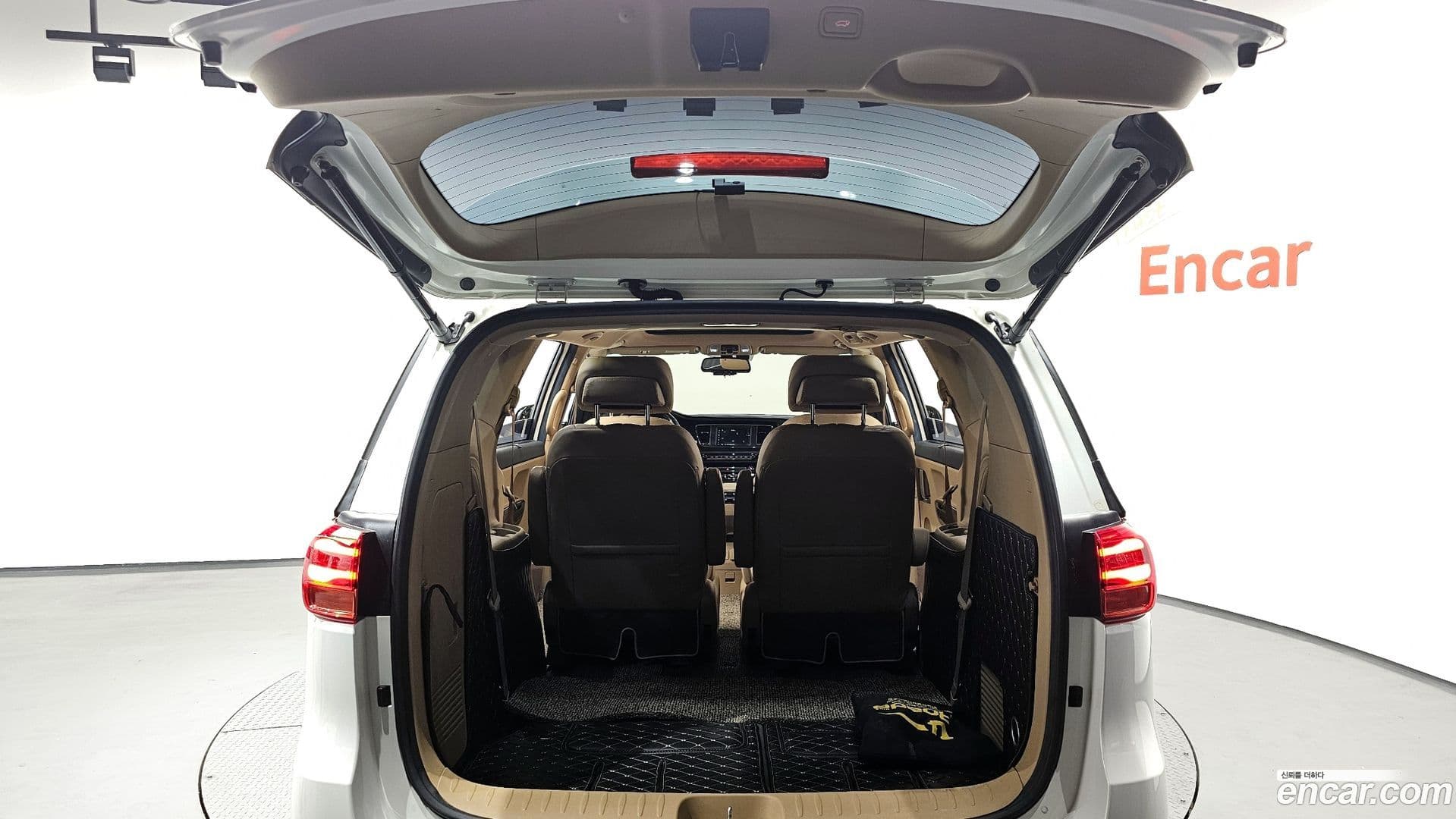 Main__Slider__Photo:Canival Kia 2019.4-19