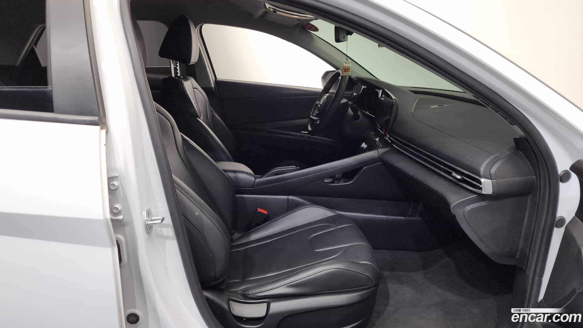 AVANTE Hyundai 2022.8-INNER-036