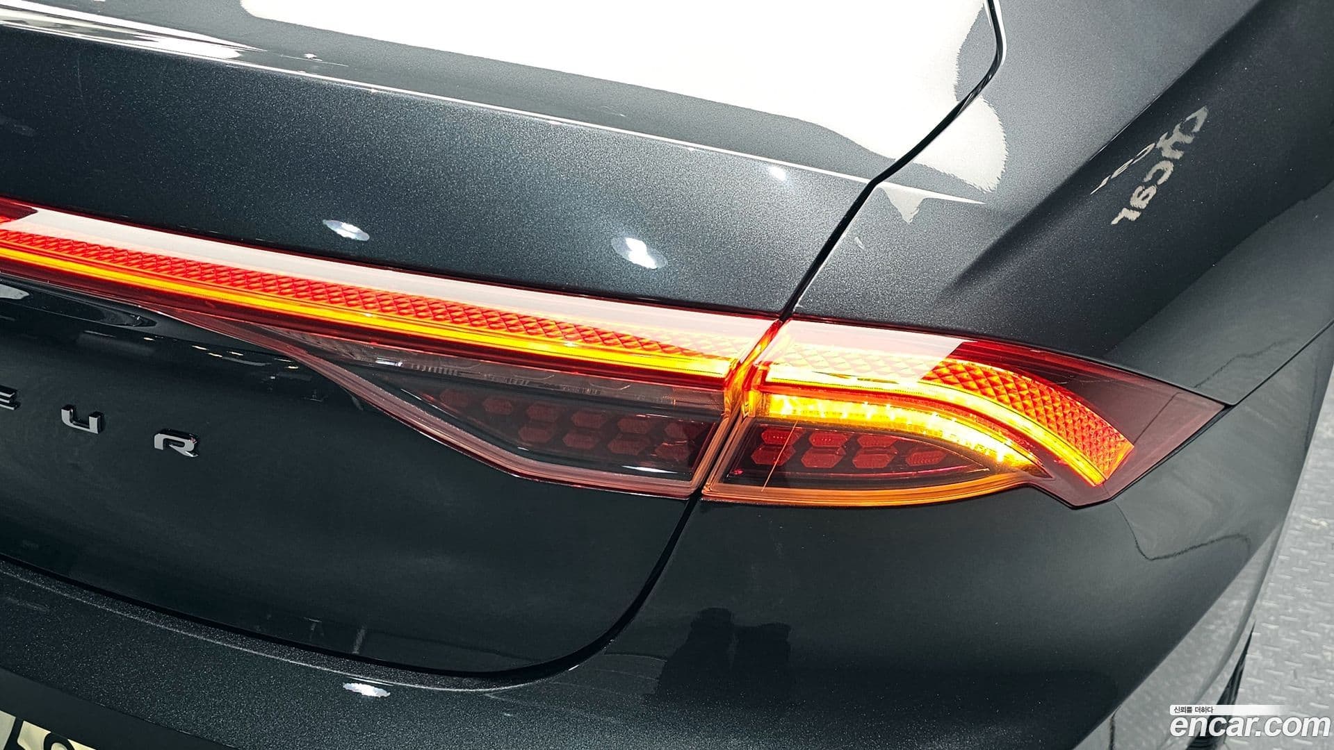 Main__Slider__Photo:Grandeur Hyundai 2021.2-23