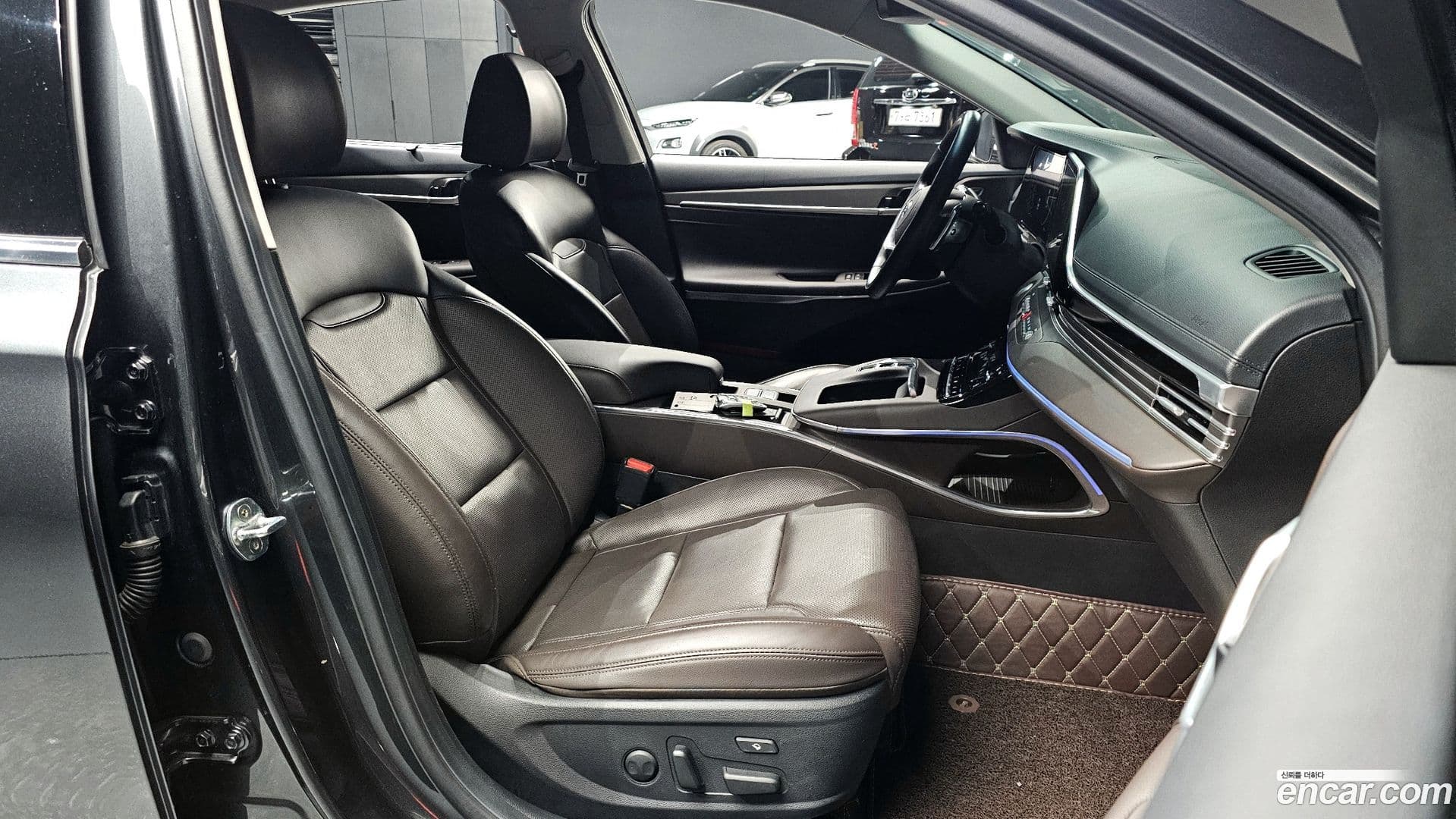Main__Slider__Photo:Grandeur Hyundai 2021.2-26