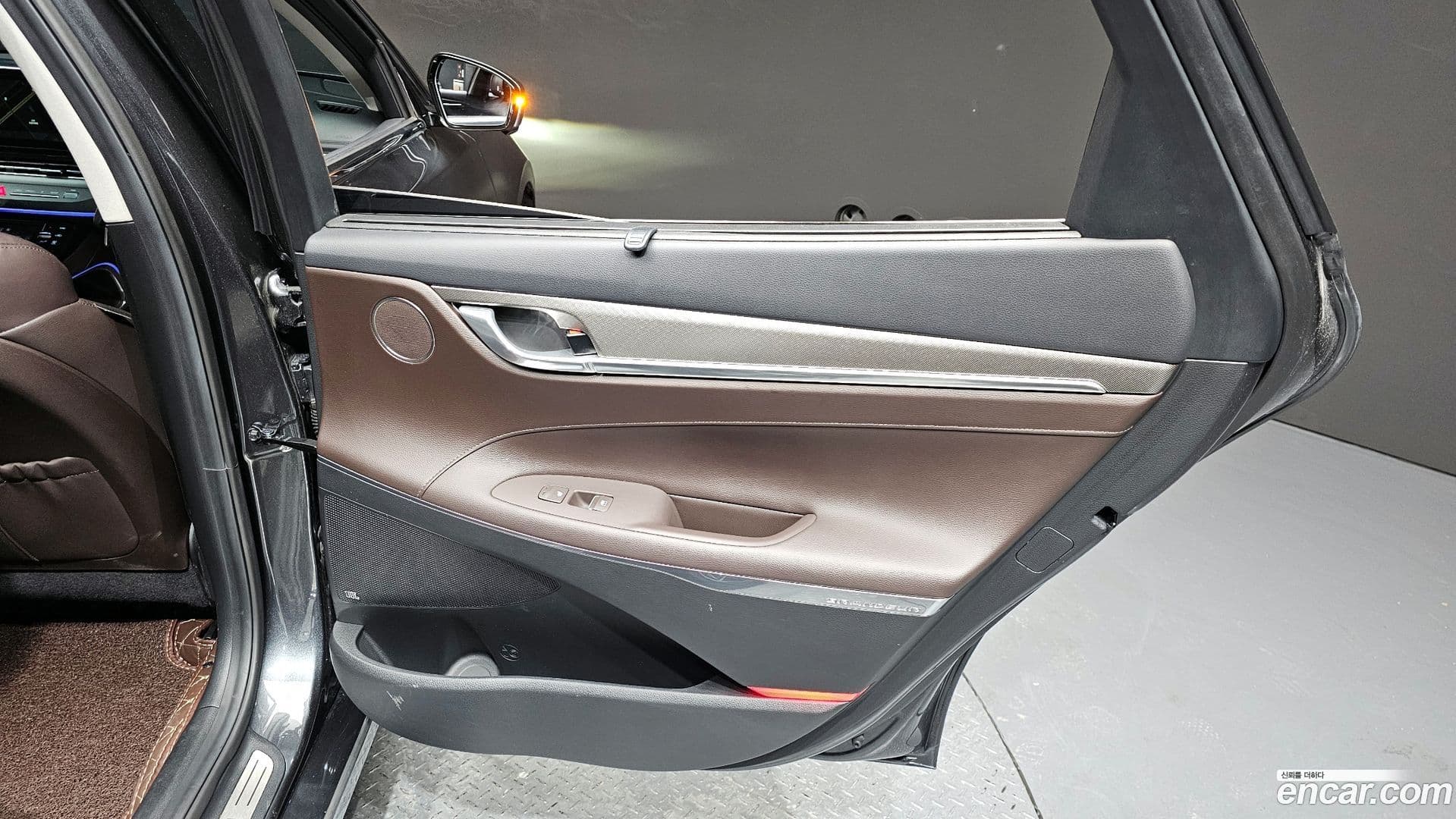 Main__Slider__Photo:Grandeur Hyundai 2021.2-28