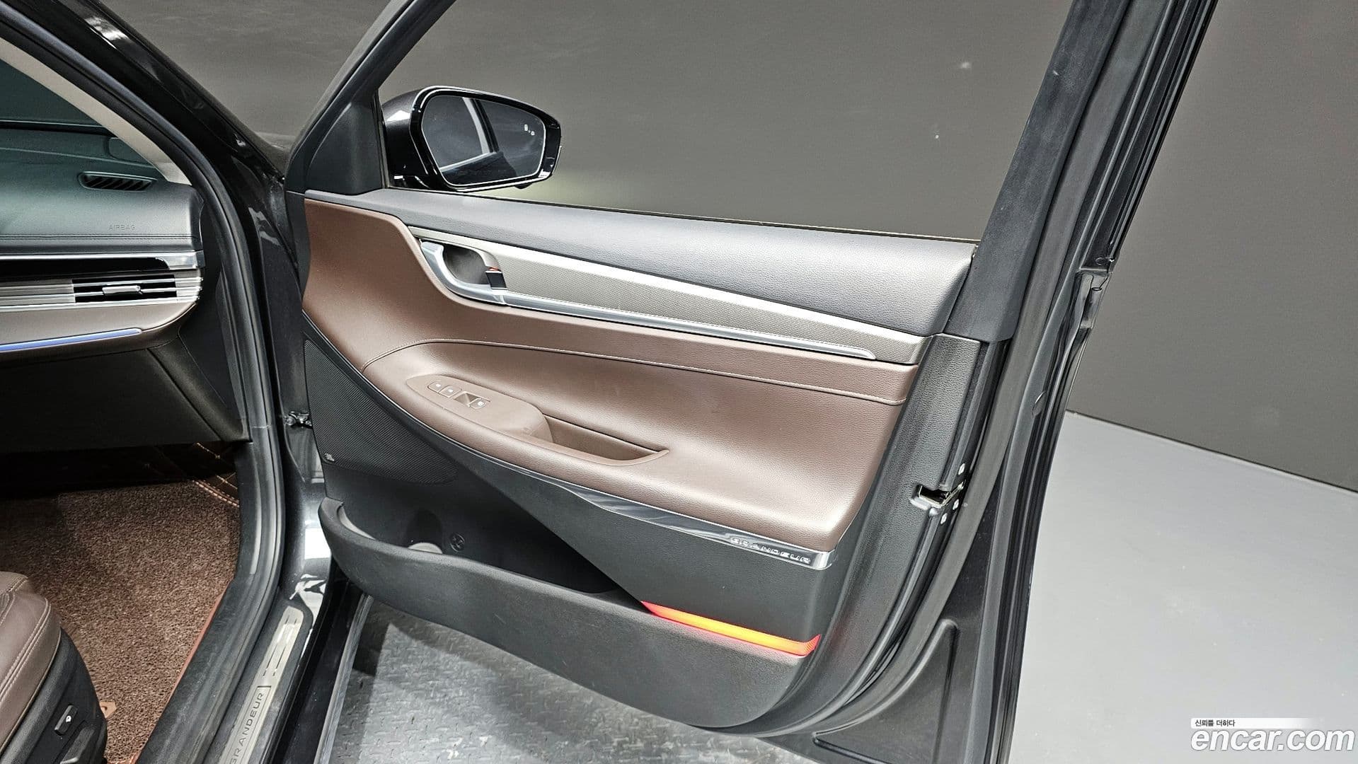 Main__Slider__Photo:Grandeur Hyundai 2021.2-31