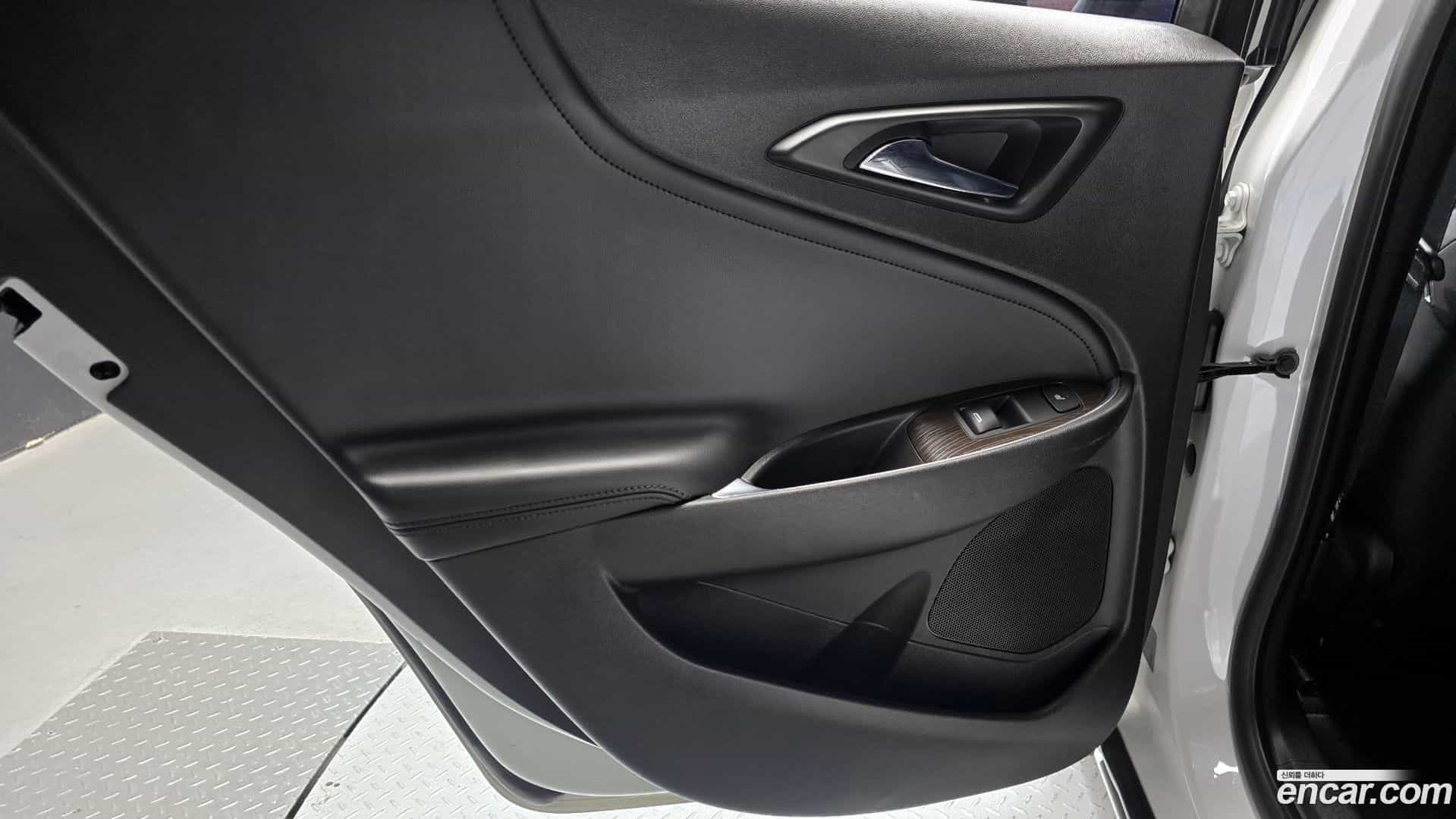 Malibu Chevrolet 2018.3-INNER-035