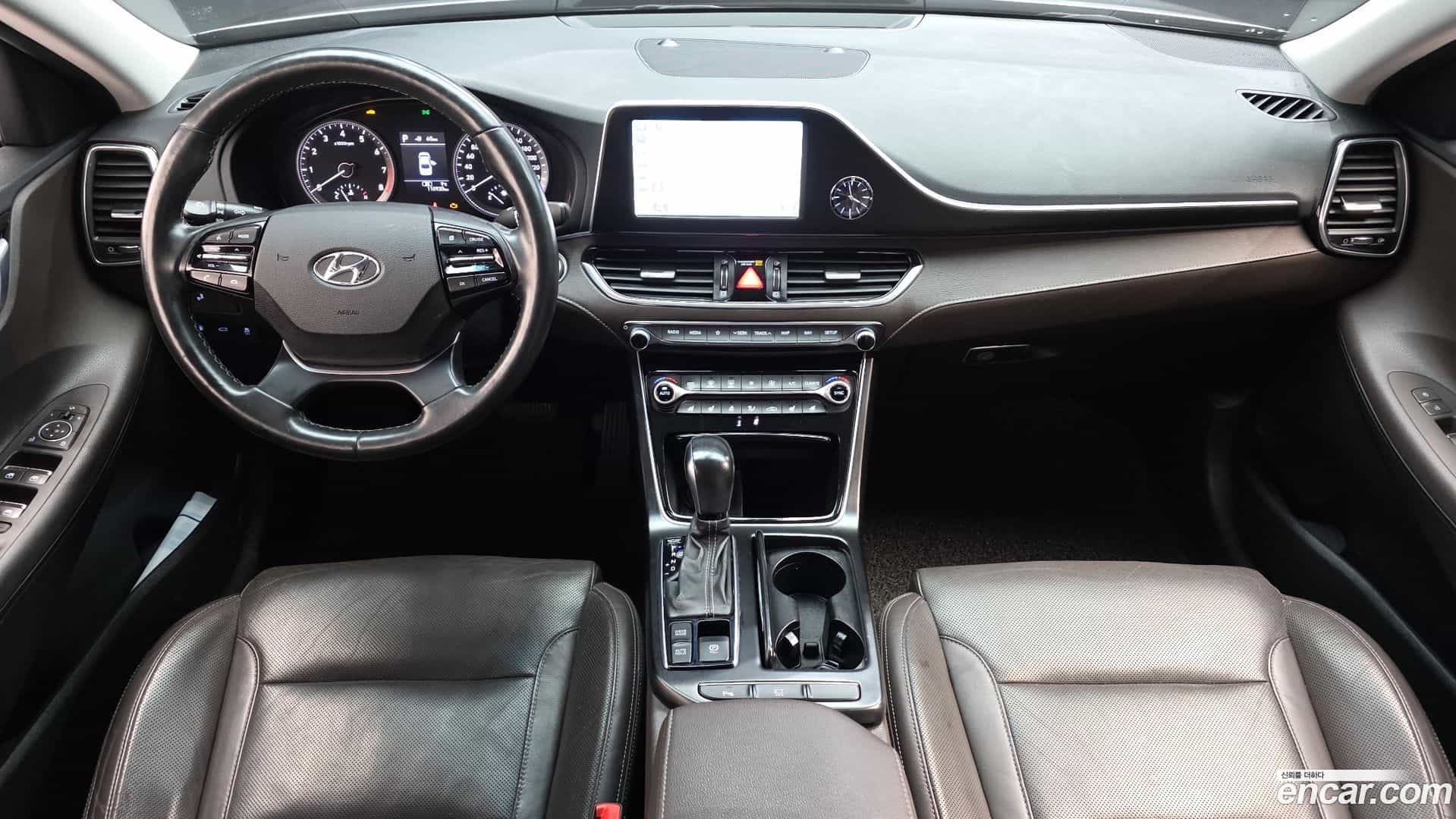 Grandeur Hyundai 2017.11-INNER-007