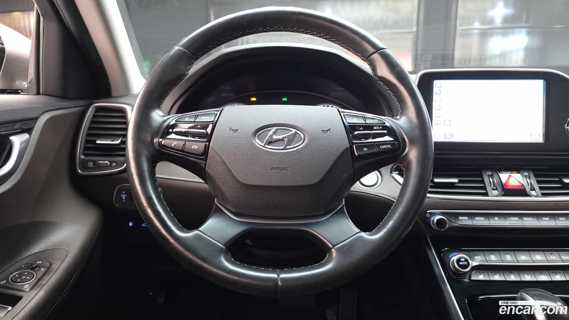 Grandeur Hyundai 2017.11-OPTION-017