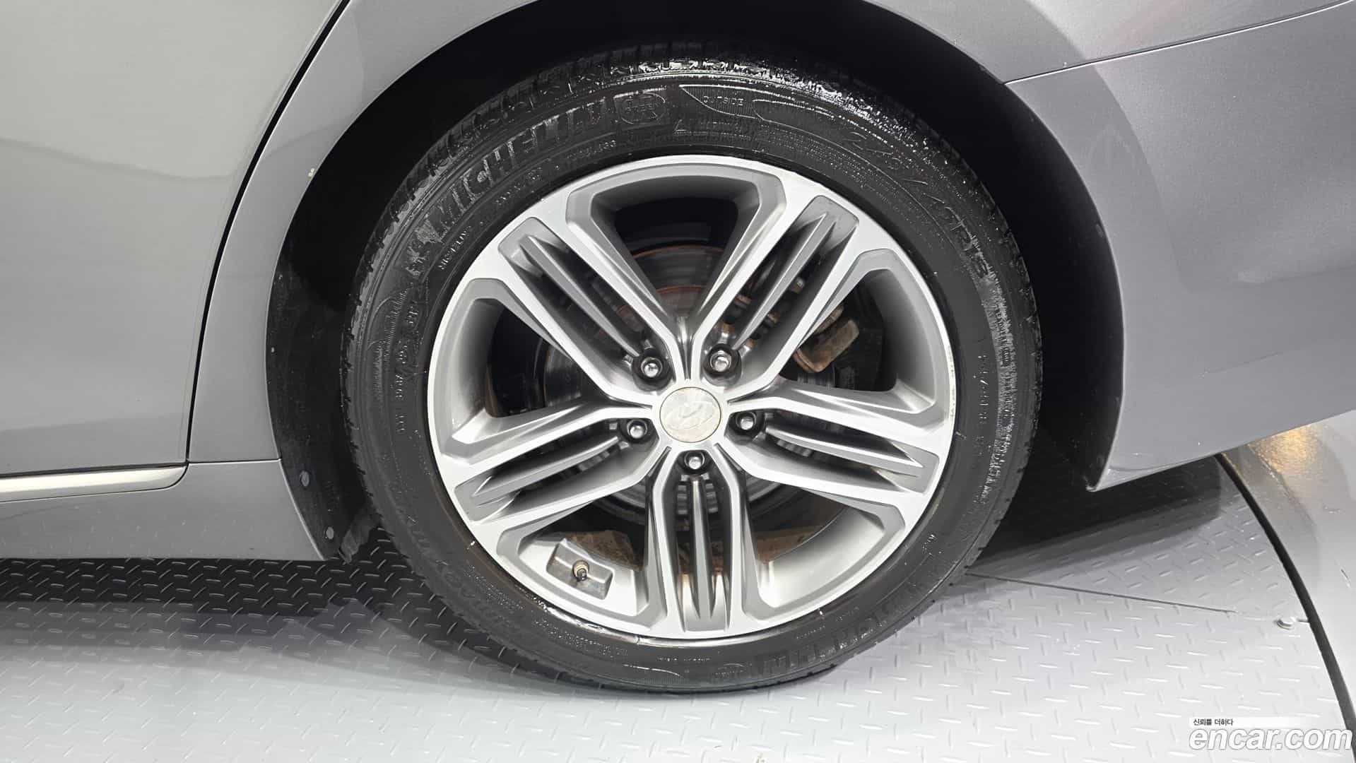 Grandeur Hyundai 2017.11-OUTER-031