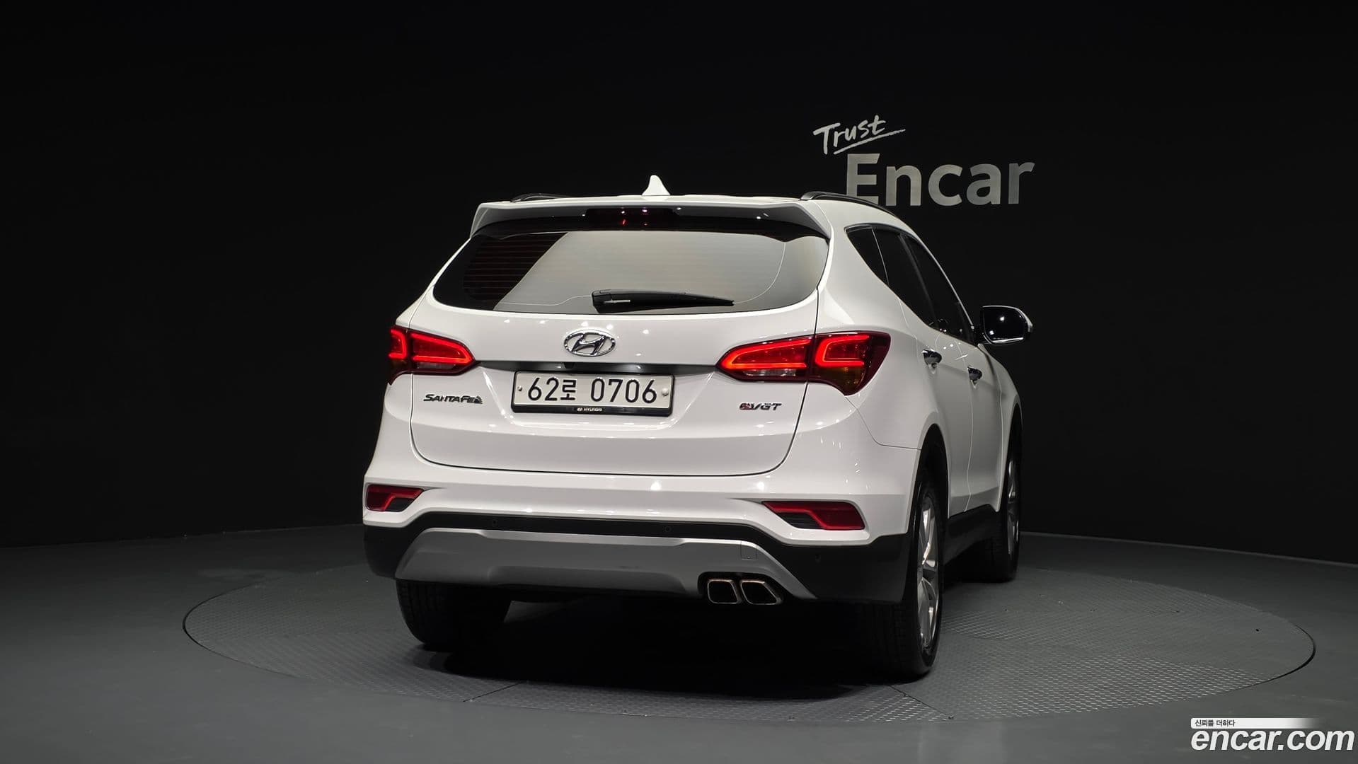 Main__Slider__Photo:Santafe Hyundai 2016.1-3