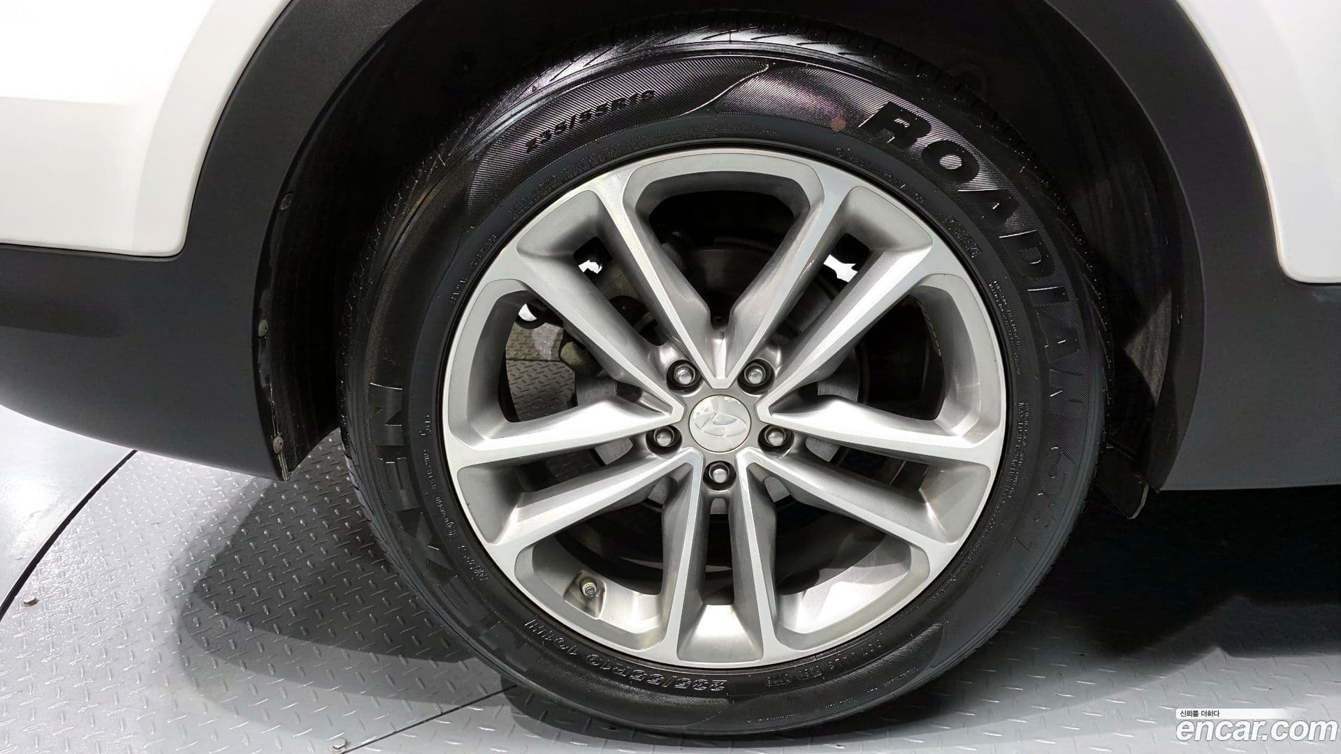 Main__Slider__Photo:Santafe Hyundai 2016.1-4