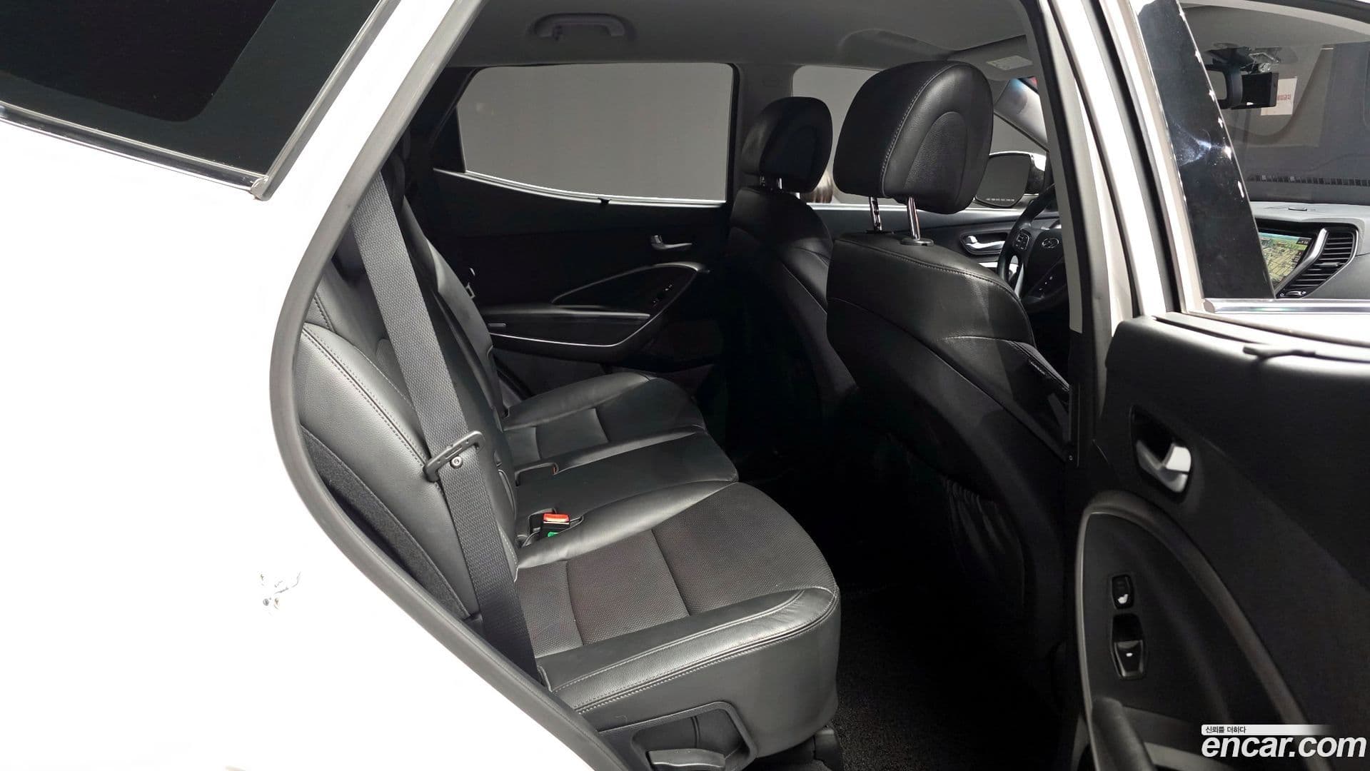 Main__Slider__Photo:Santafe Hyundai 2016.1-10
