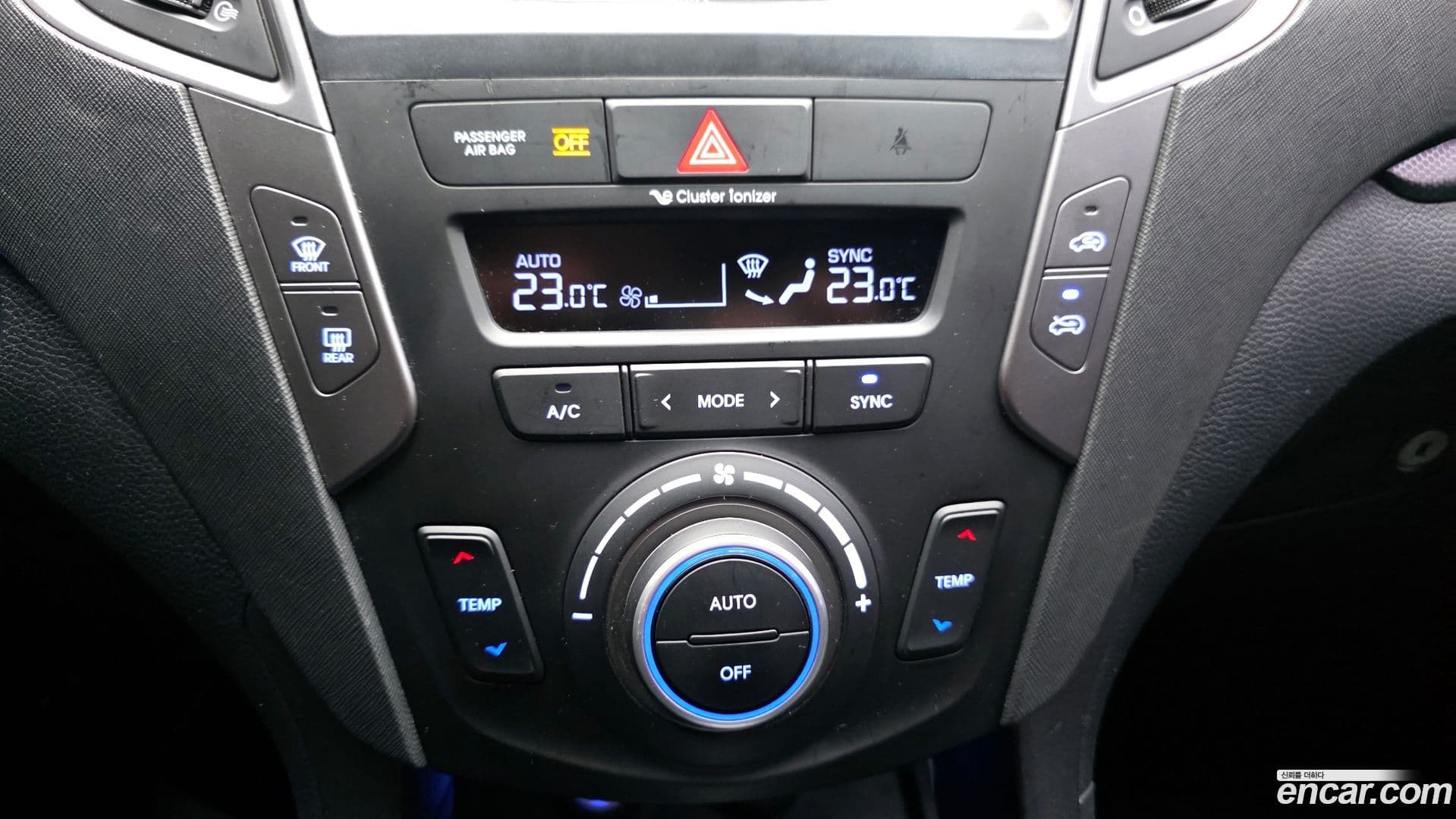 Main__Slider__Photo:Santafe Hyundai 2016.1-16